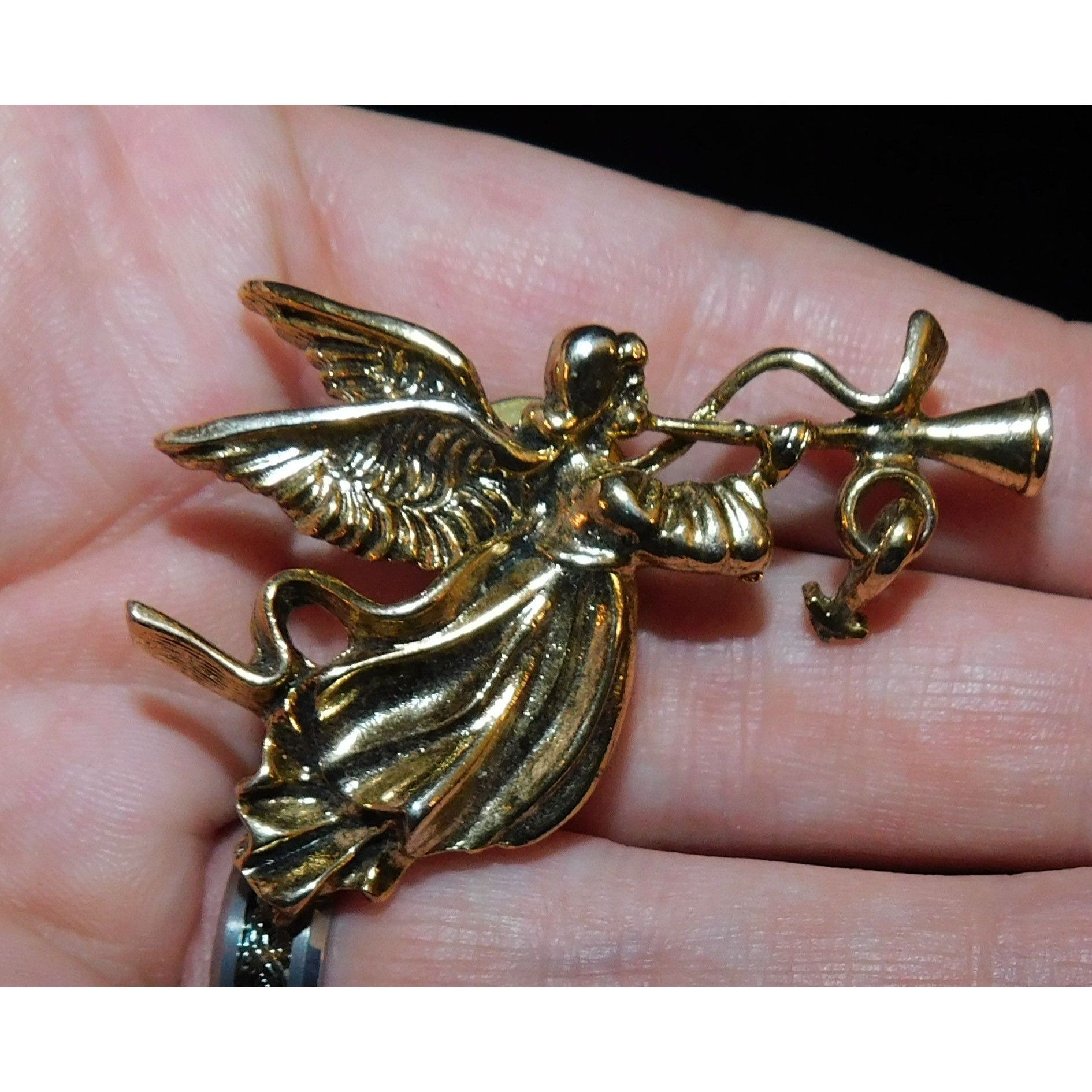 Other Vintage CAMCO Trumpet Angel Gold Tone Brooch Size ONE SIZE - 1 Thumbnail