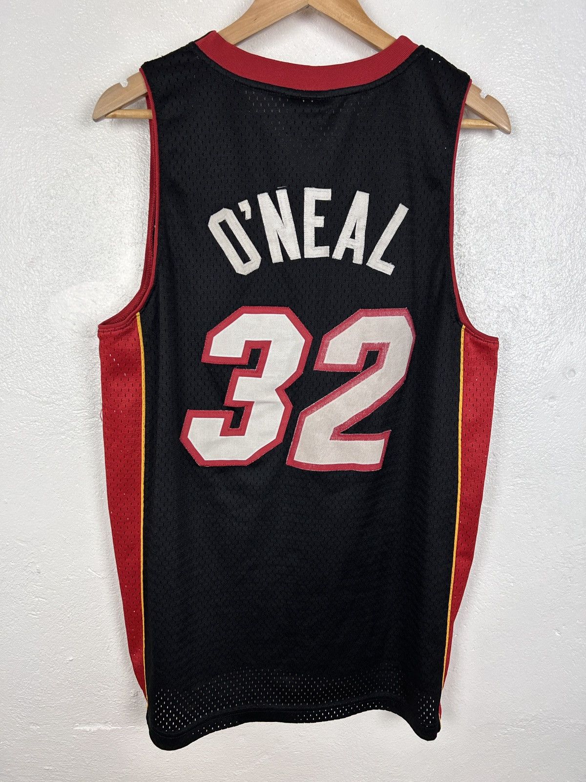 Reebok Vintage Reebok Miami Heat #32 Shaquille O'Neal NBA Jersey Size US M / EU 48-50 / 2 - 5 Thumbnail