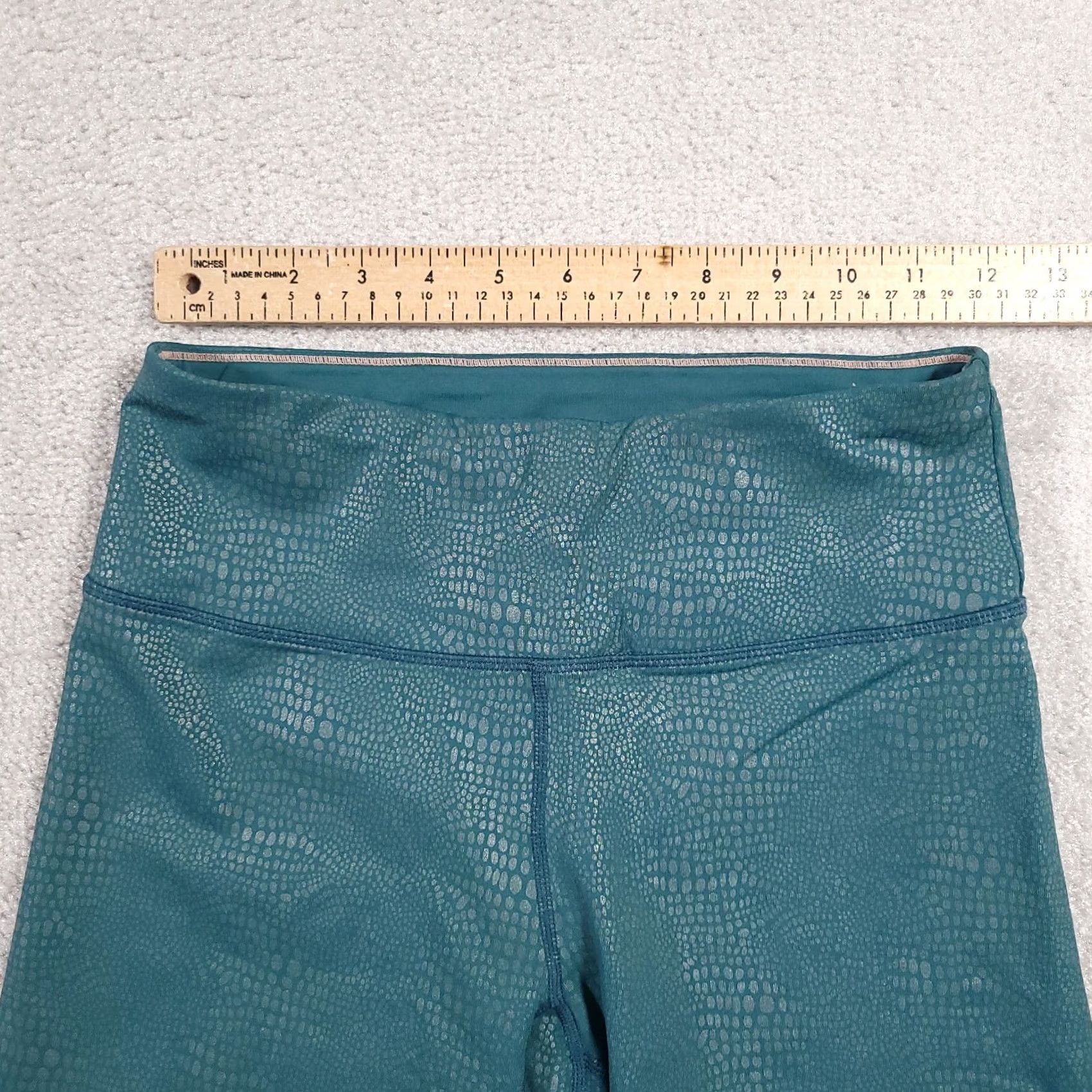 Calvin Klein Calvin Klein Womens Yoga Bike Shorts Green Animal Print Small S Regular Nylon Spandex Lightweight Comfort Inseam 7 in Activewear Outdoor Sports Womens Size 28" / US 6 / IT 42 - 4 Thumbnail