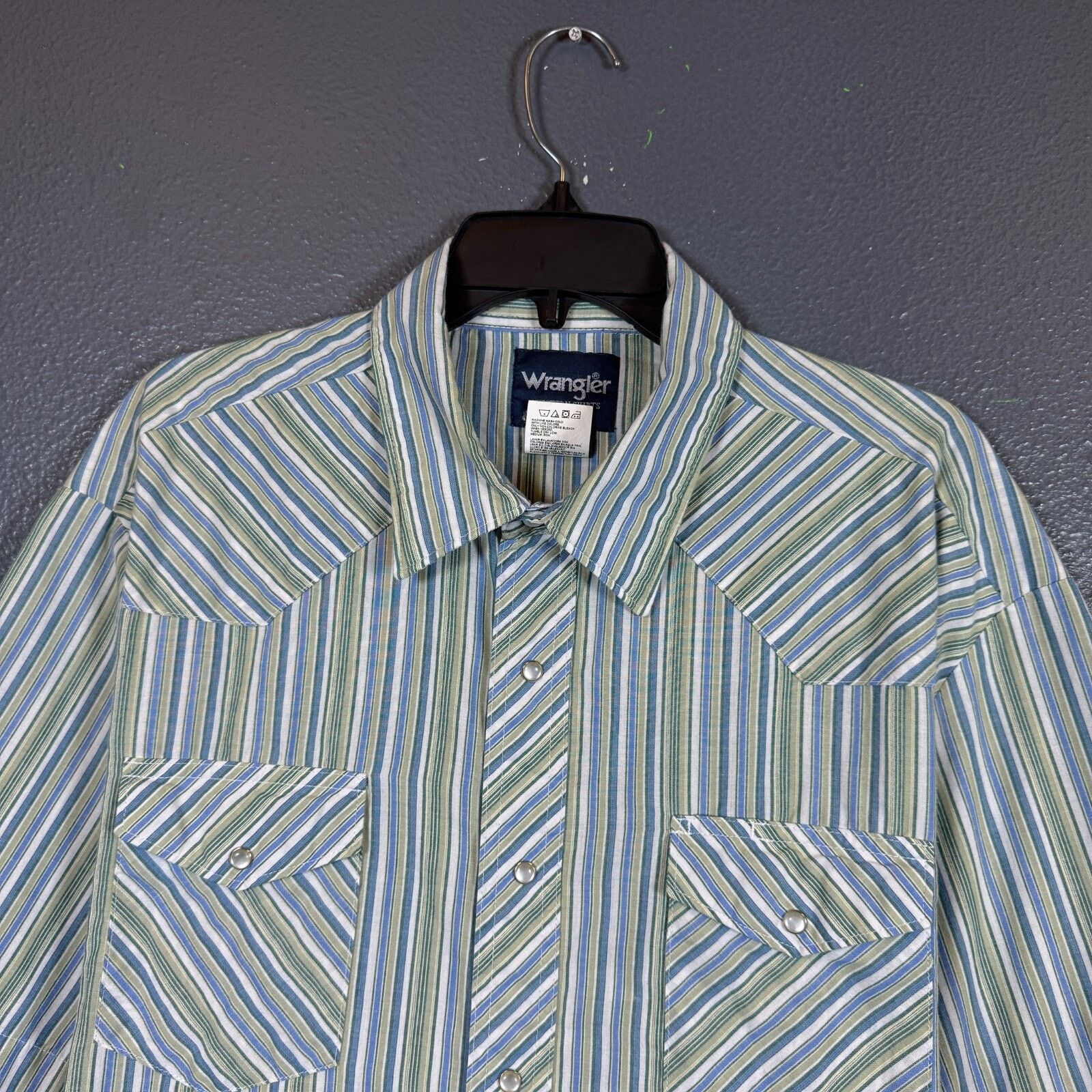 Wrangler Wrangler XXL green/blue/white flannel short sleeve Shirt Size US XXL / EU 58 / 5 - 2 Thumbnail