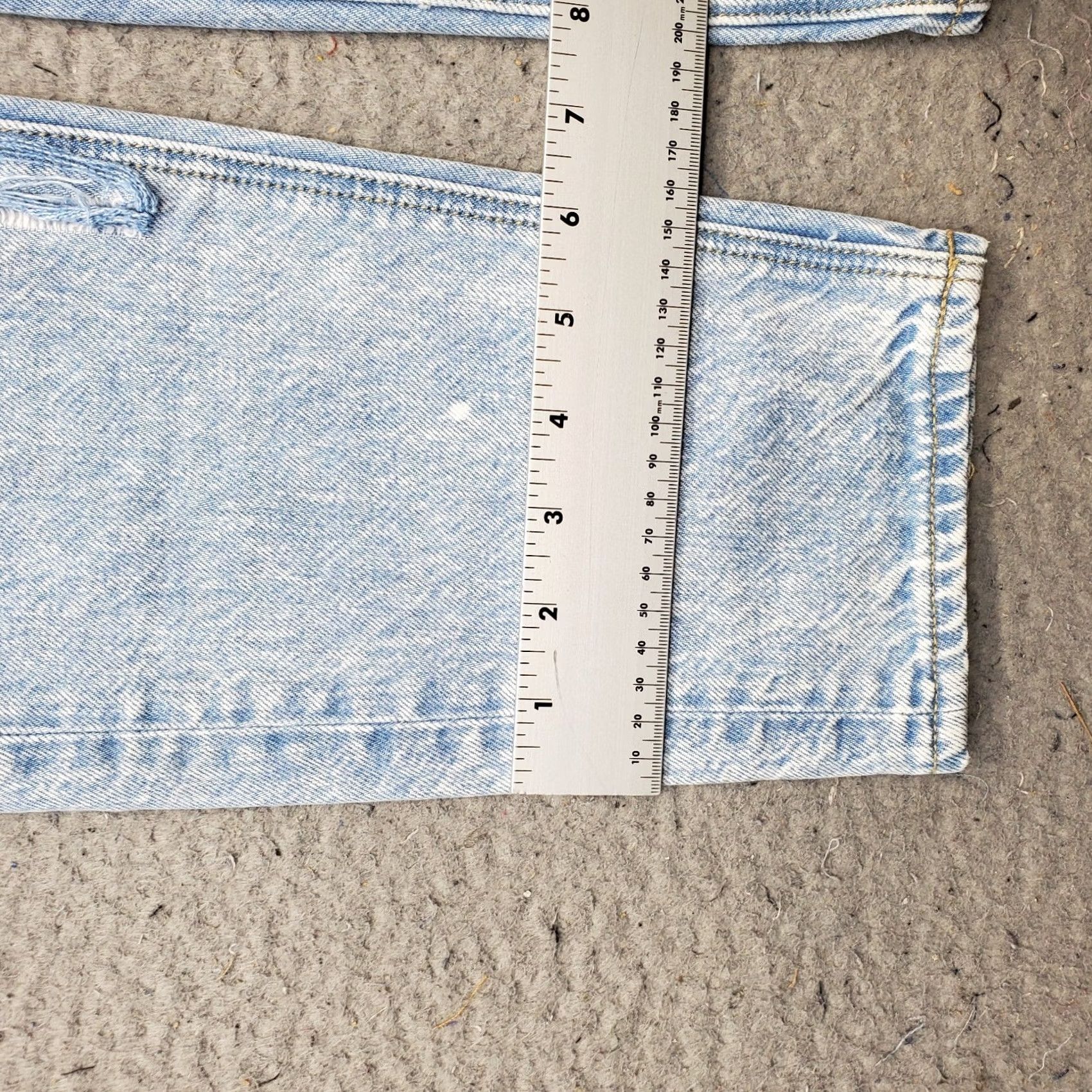 American Eagle Outfitters American Eagle Outfitters Mom Jeans Womens Size 2 Blue Distressed Light Wash Straight Jeans Size 26" / US 2 / IT 38 - 5 Thumbnail