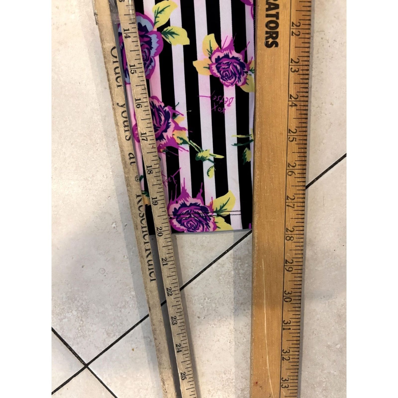Betsey Johnson Betsey Johnson Leggings Womens XS Rose Floral Print Crop Performance Gym Size 26" / US 2 / IT 38 - 7 Thumbnail