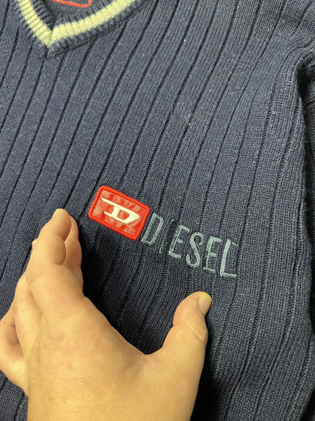 Diesel Vintage Y2K Diesel V-Neck Knitted Sweater Size US L / EU 52-54 / 3 - 3 Thumbnail