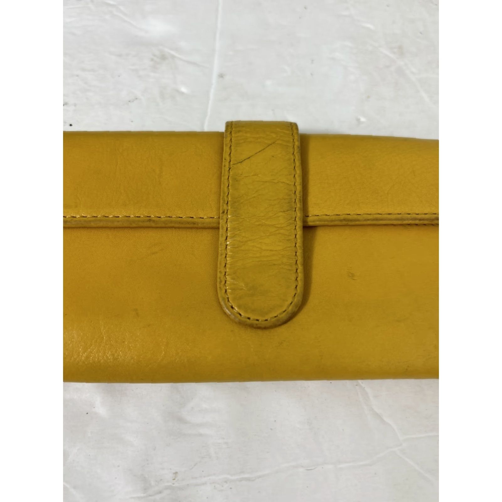 Vintage Hobo International Wallet Wristlet Yellow Leather Fold over Coin Stains 7.5x3.5x1 Women Folding Wallet Accessories Size ONE SIZE - 3 Thumbnail