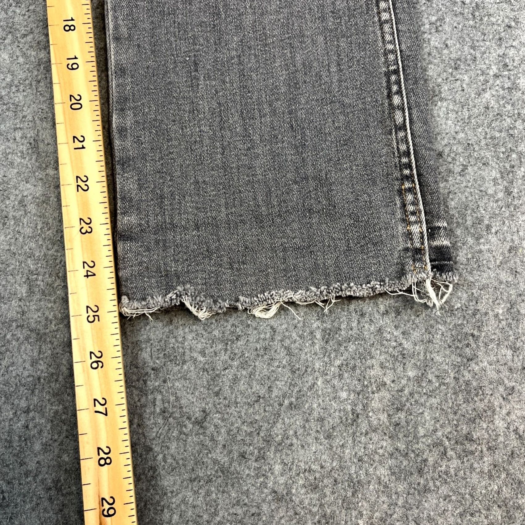 7 For All Mankind 7 For All Mankind Jeans Cropped Womens 10 Light Grey Denim Stretch 7 For All Mankind Jeans Cropped Womens 10 Light Grey Denim Stretch Size 32" / US 10 / IT 46 - 4 Thumbnail