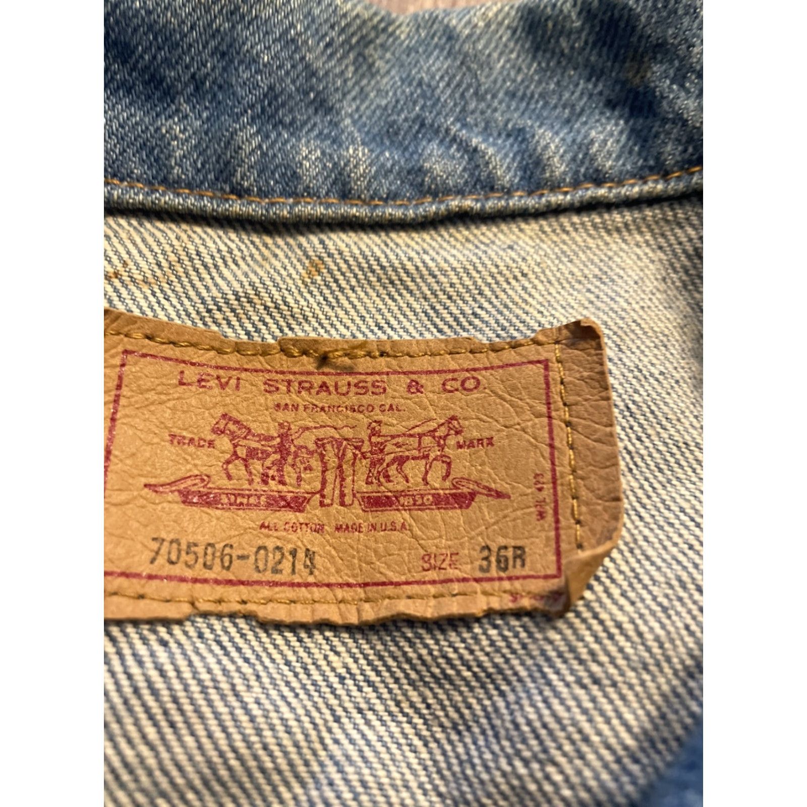 Levi's Vintage Levi's Jeans Trucker Denim Jacket Distressed Size 36r Small Size US 36 / EU 52 - 7 Thumbnail