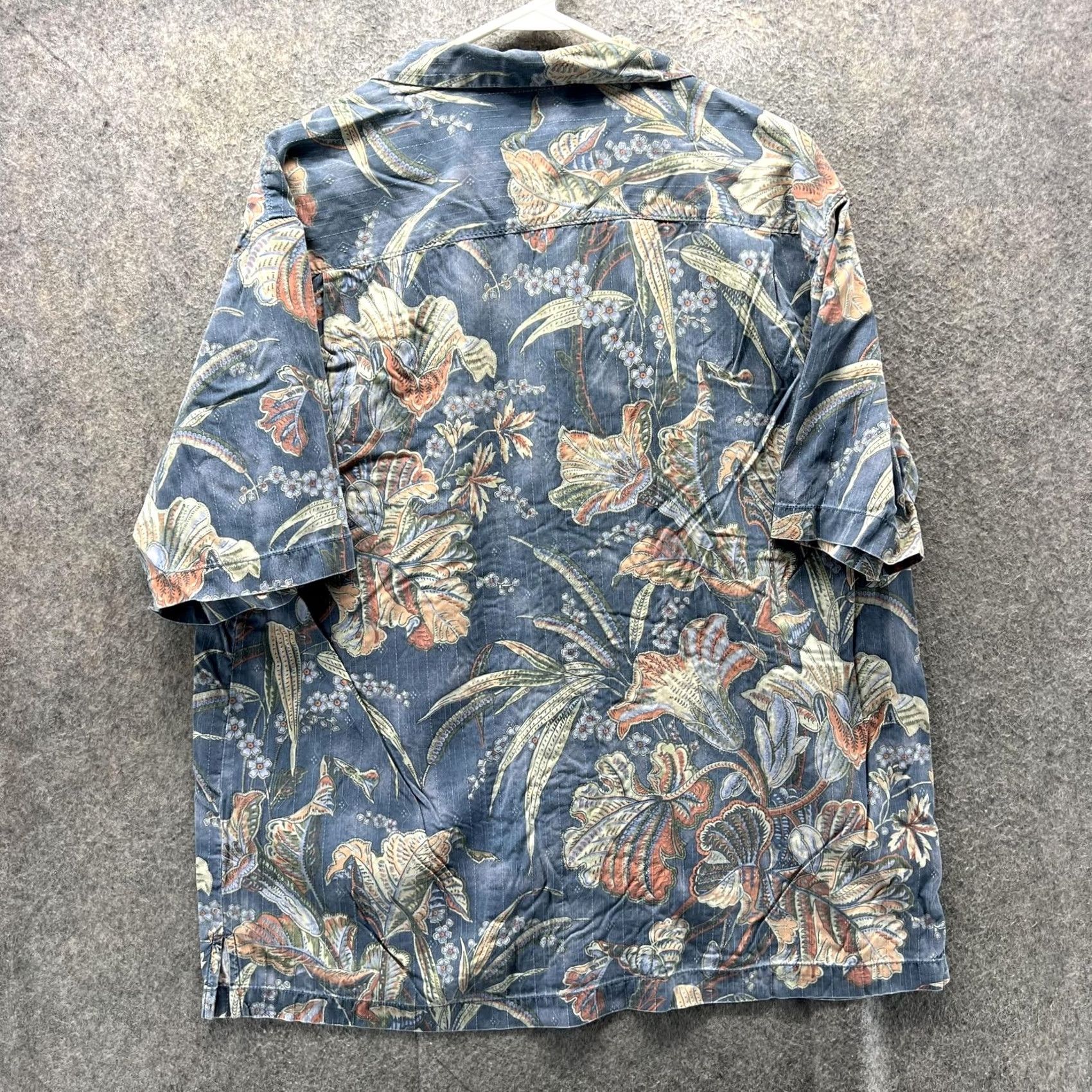 Tommy Bahama Tommy Bahama Shirt Mens Large Blue 100% Silk Floral Hawaiian Camp Button Front Size US L / EU 52-54 / 3 - 2 Thumbnail
