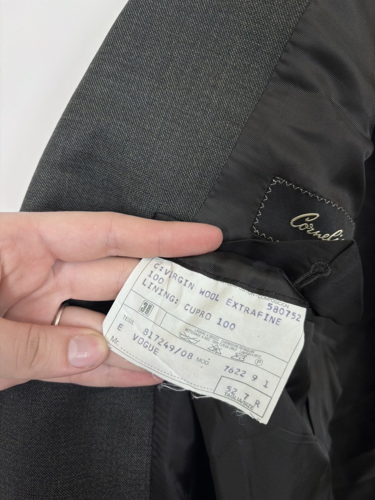 Corneliani Corneliani Men’s 2-Piece Grey Super 120s Wool Suit Size 42R - 10 Thumbnail