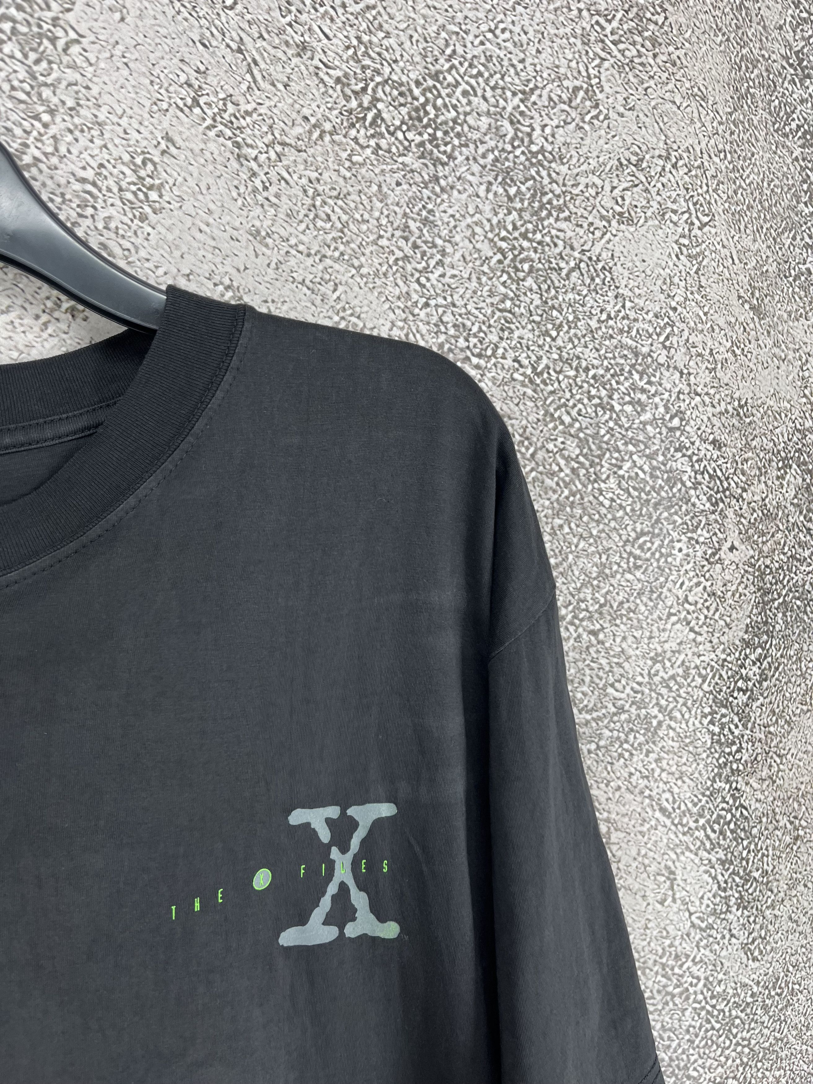 Vintage 1994 Vintage X Files 'The Truth is Out There' Single Stitch Size US L / EU 52-54 / 3 - 6 Thumbnail