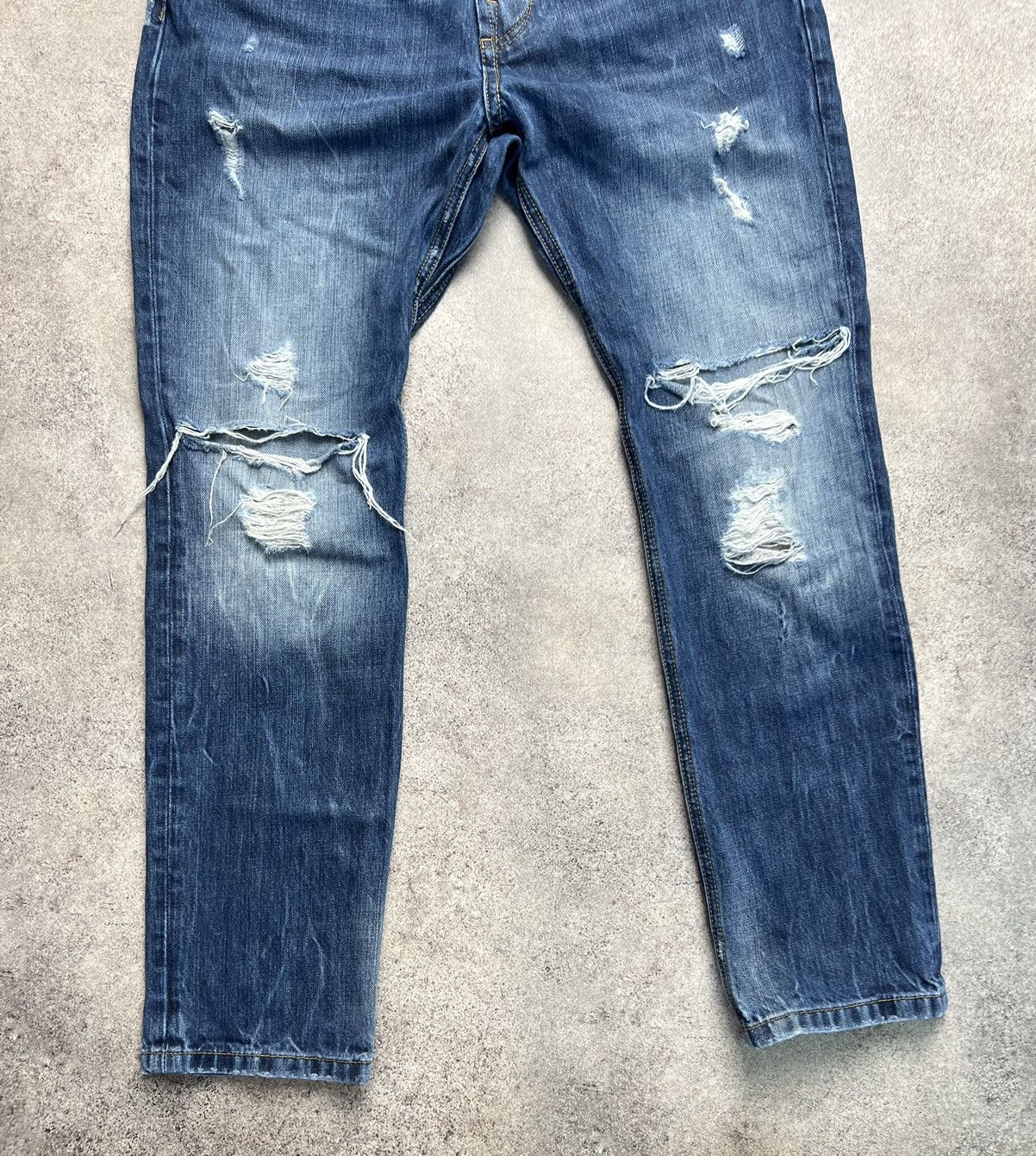 Dolce & Gabbana distressed skinny jeans