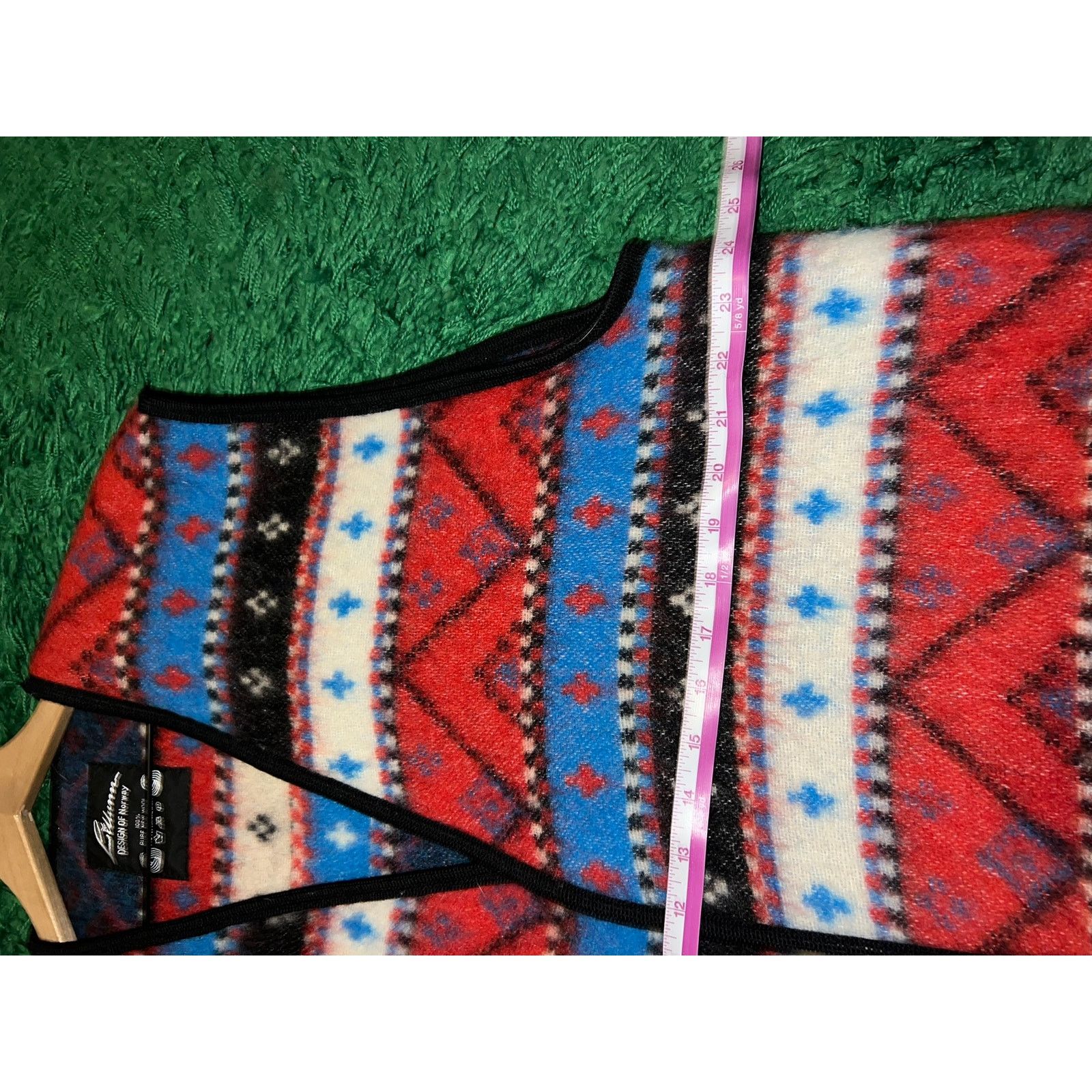 Vintage Vintage Norway Wool Vest Liliumn Design Of Norway XL Size US XL / EU 56 / 4 - 10 Thumbnail