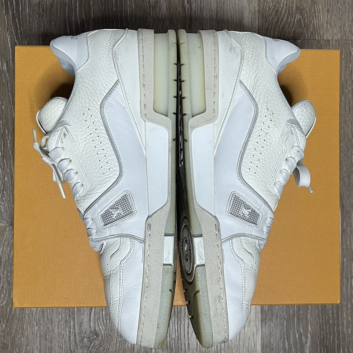 Louis Vuitton white LV trainers Size US 11 / EU 44 - 4 Thumbnail