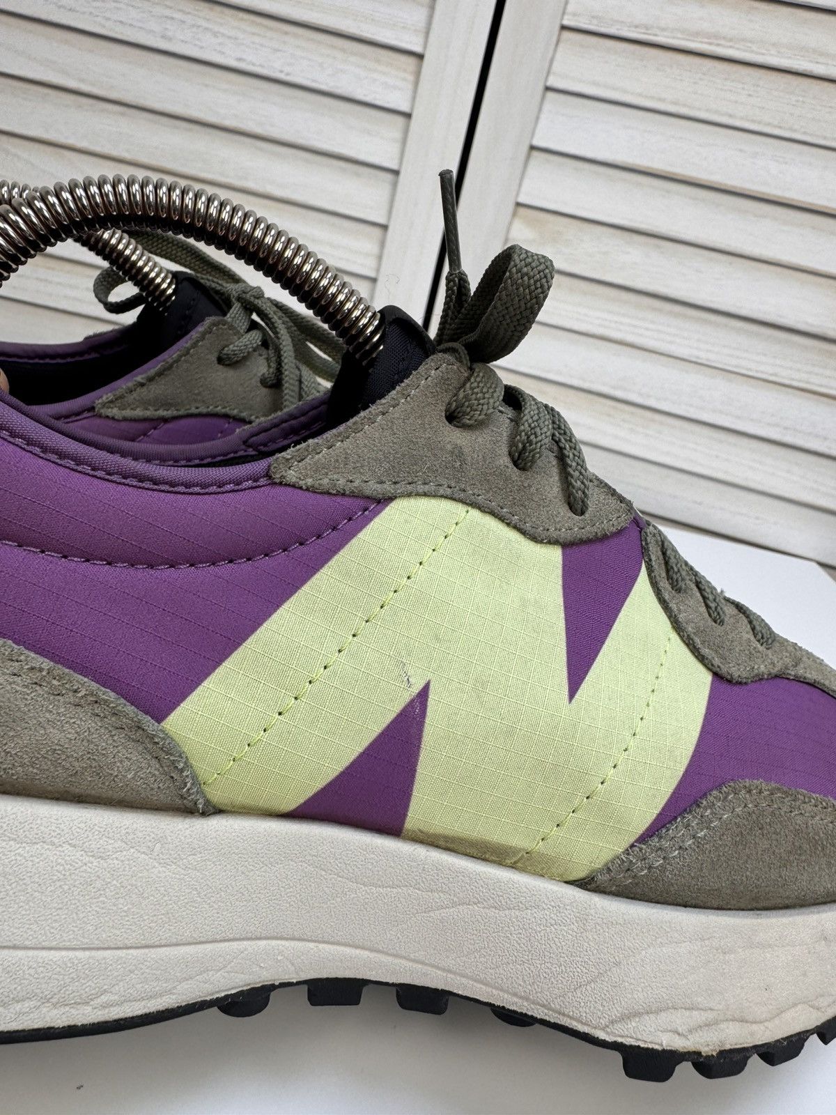 New Balance New Balance 327 Sour Grape Suede Low Top Men's Sneaker Size US 8.5 / EU 41-42 - 10 Thumbnail