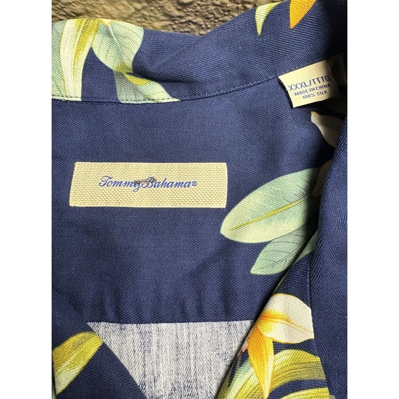 Tommy Bahama Tommy Bahama Hawaiian Shirt Mens 3XL XXXL 100% Silk Floral Blue Camp Shirt Short Sleeve Button-Up Collared Beach Tropical Size US XXL / EU 58 / 5 - 3 Thumbnail