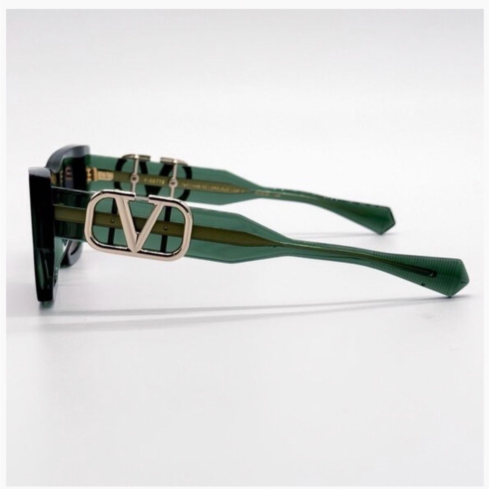 Valentino New! Valentino V SETTE-VLS-166D, Stylish Green Sunglasses Size ONE SIZE - 12 Thumbnail