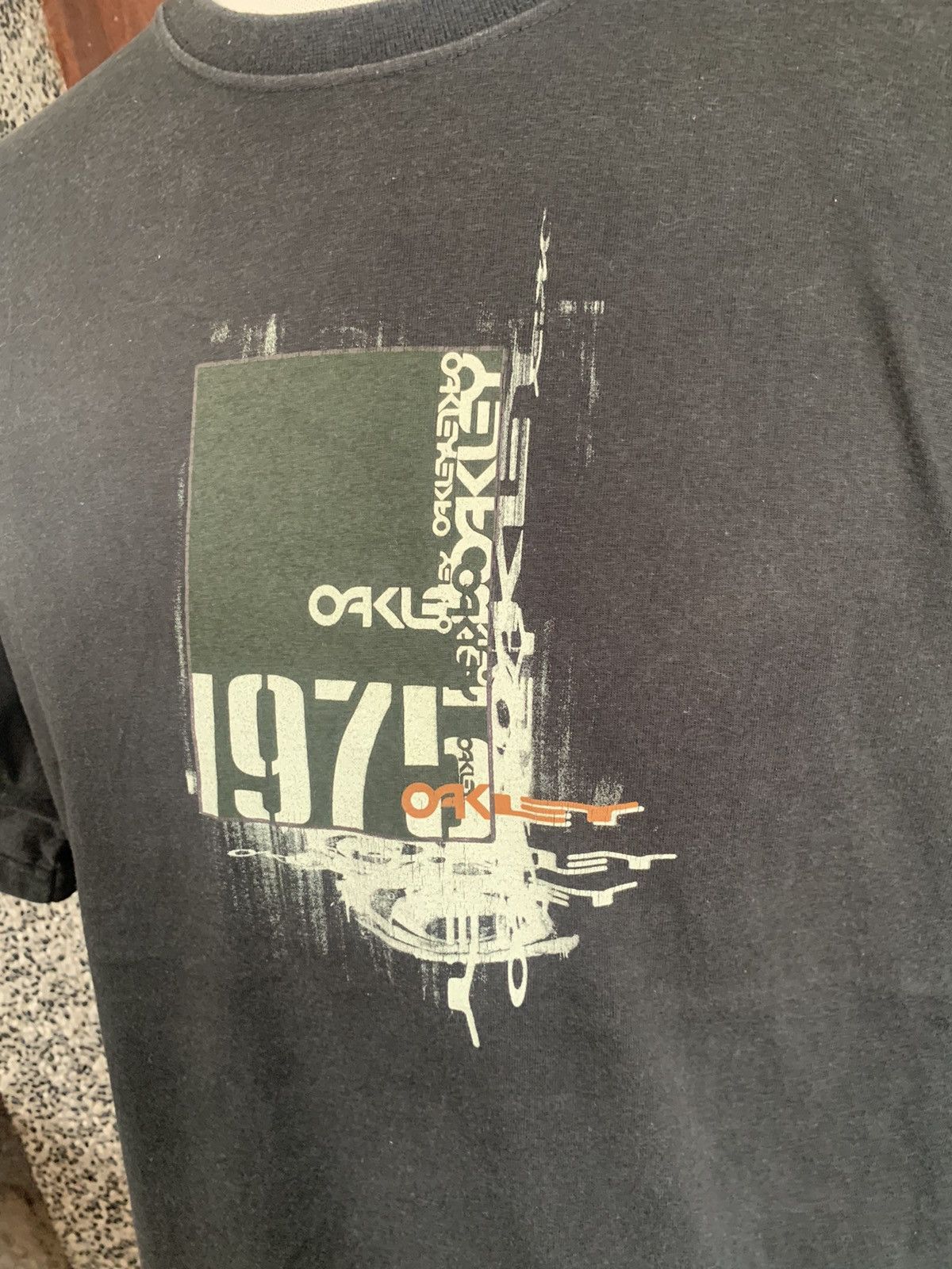 Oakley × Vintage Vintage Oakley T shirt Size US L / EU 52-54 / 3 - 5 Thumbnail
