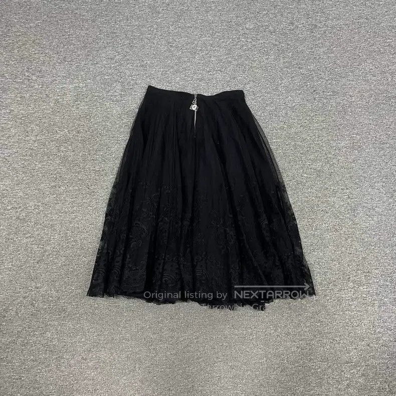 Louis Vuitton Louis Vuitton Lace skirt Size 41" - 2 Thumbnail