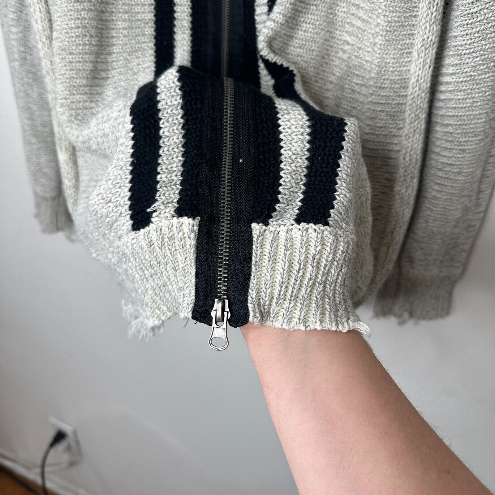Vintage Havana Havana Gray Black Stripe Distressed Sweater Zip Back SM Size S / US 4 / IT 40 - 7 Thumbnail