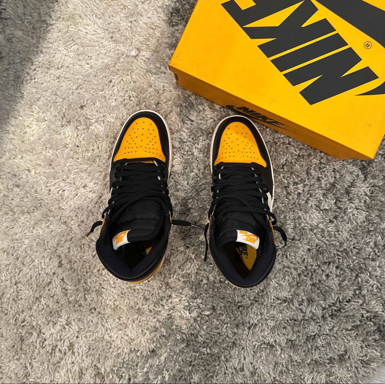 Jordan Brand Jordan 1 Retro High OG “Yellow Toe” Size US 9 / EU 42 - 5 Thumbnail