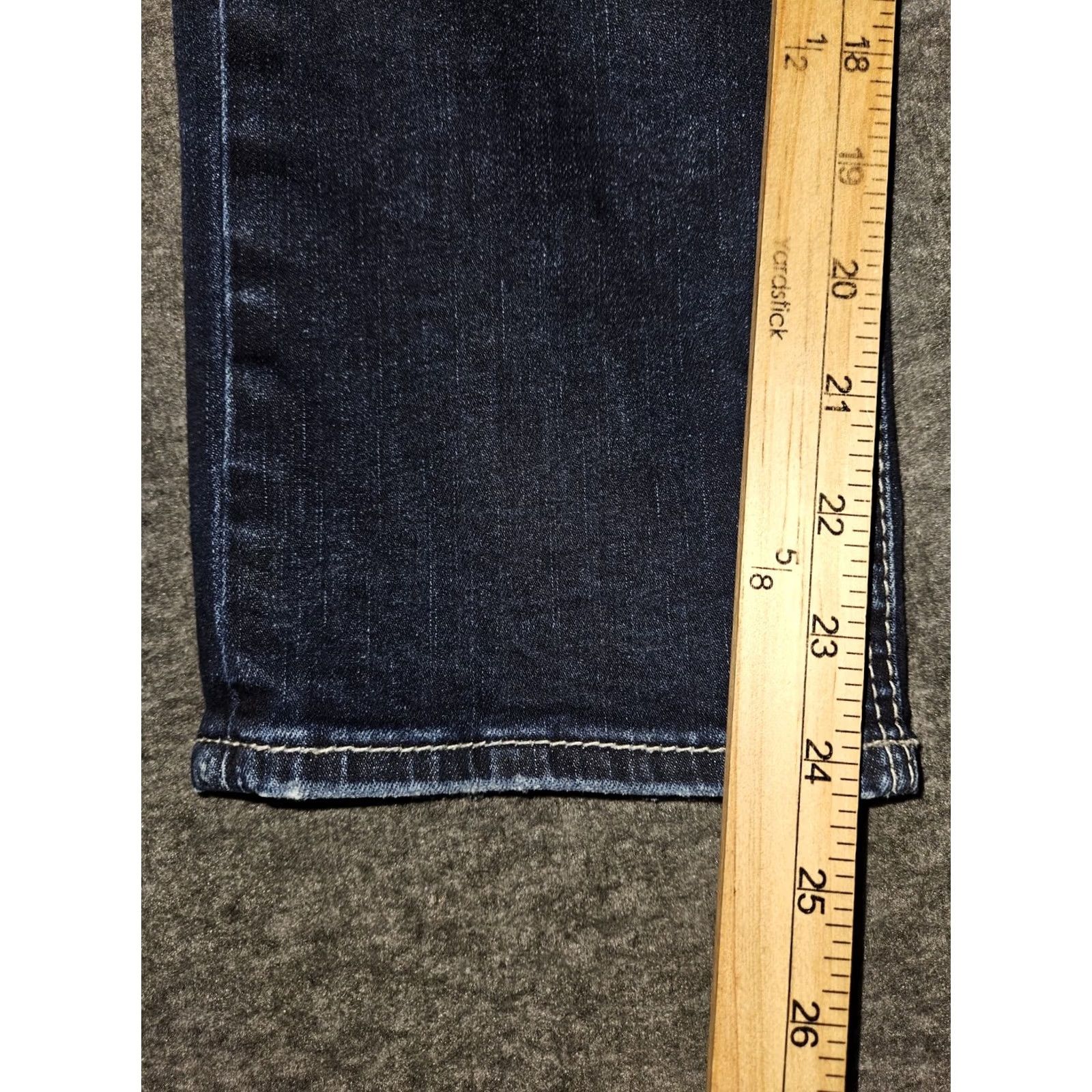 Silver Jeans Co. VINTAGE Silver Jeans Capri Jeans Women 28 Low Rise Blue Denim Distressed Preppy Logo Embroidered Pockets Crop 24in Inseam Mens Women Girls Boys Size 28" / US 6 / IT 42 - 6 Thumbnail
