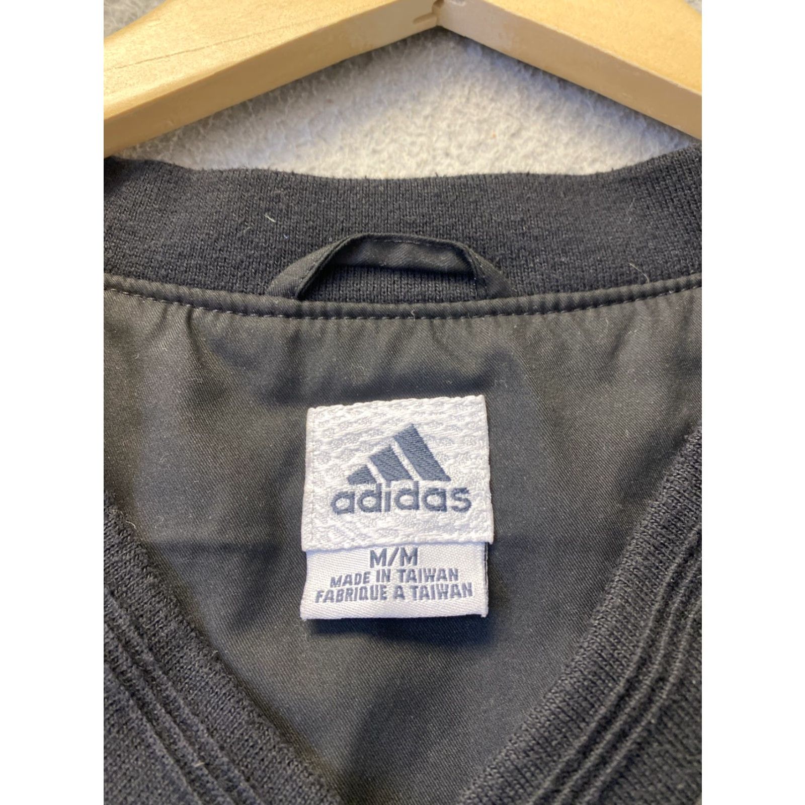Adidas Adidas Essentials Men’s Vest M Gilet Jacket Black /152-27 Polyester Softshell Bodywarmer Packable Logo Adidas Originals Solid Wool? Size US M / EU 48-50 / 2 - 2 Thumbnail