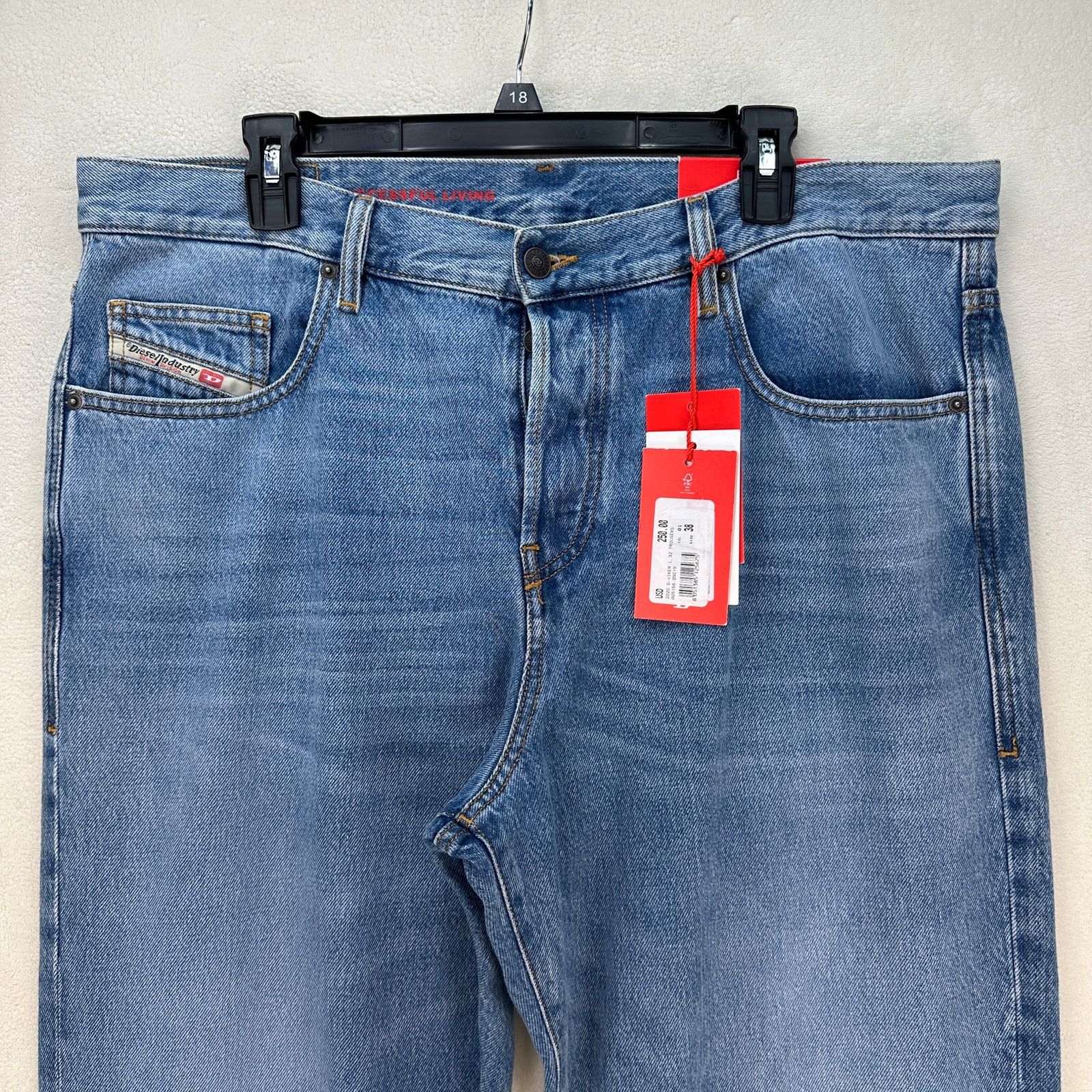 Diesel DIESEL INDUSTRY D-VIKER MEN'S 38 MEDIUM WASH TAPER STRAIGHT Size US 38 / EU 54 - 2 Thumbnail