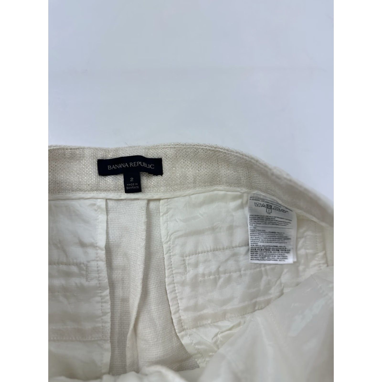 Banana Republic VINTAGE Banana Republic Shorts Women’s 2 Ivory Gold Metallic Chino Size 26" / US 2 / IT 38 - 4 Thumbnail