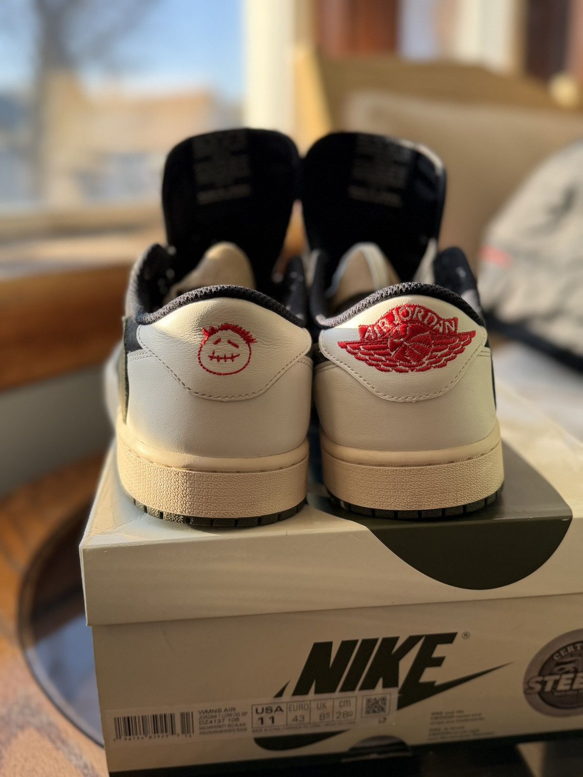 Jordan Brand × Travis Scott Jordan 1 Travis Scott Olive Size US 9.5 / EU 42-43 - 7 Thumbnail
