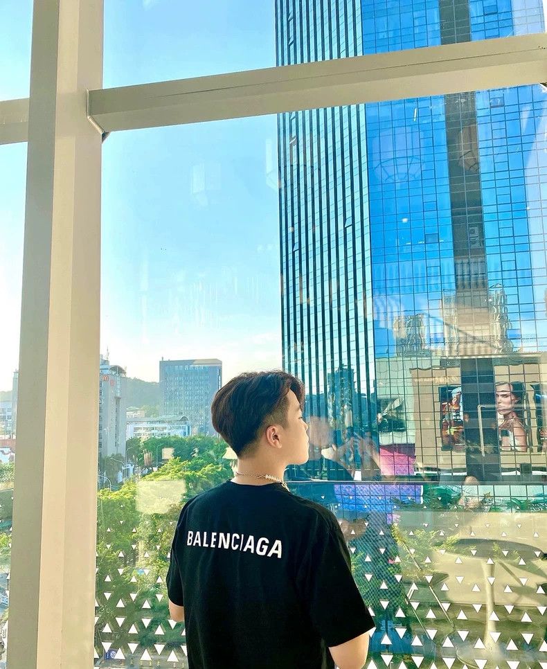 Balenciaga Balenciaga Black short-sleeved T-shirt Size US M / EU 48-50 / 2 - 7 Thumbnail