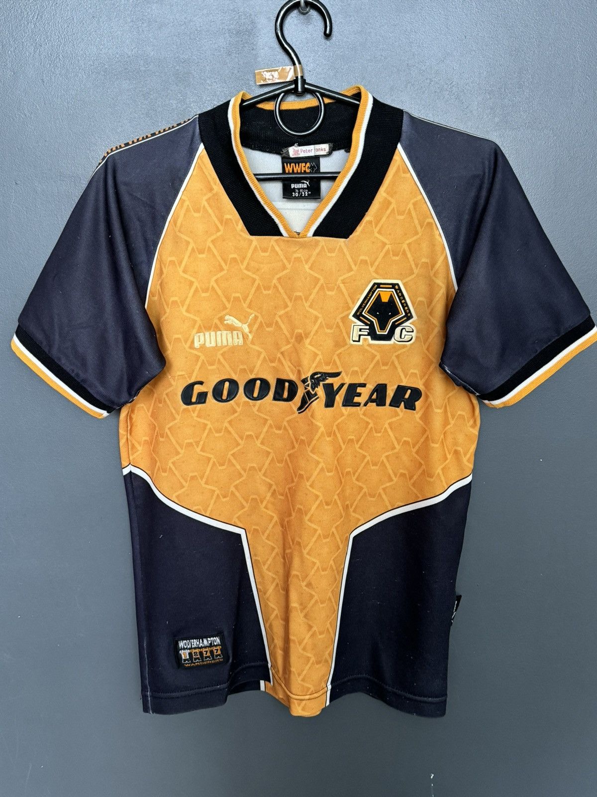 Puma KIDS Wolverhampton Wanderers 96/98 Home Football Jersey Size US XS / EU 42 / 0 - 1 Thumbnail
