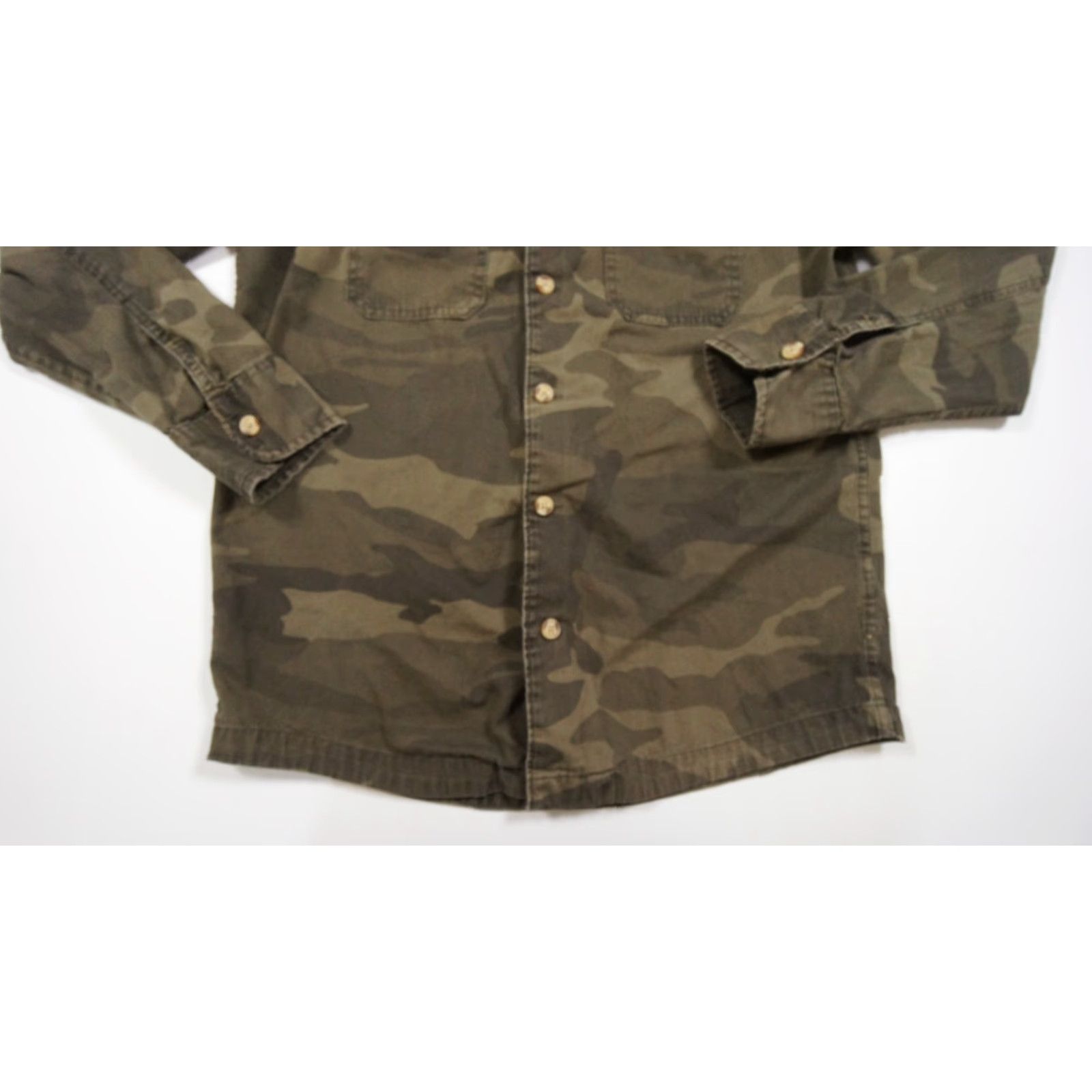 Abercrombie & Fitch Abercrombie & Fitch Shirt Mens Small Green Camouflage Button Down Military Army Size US S / EU 44-46 / 1 - 3 Thumbnail