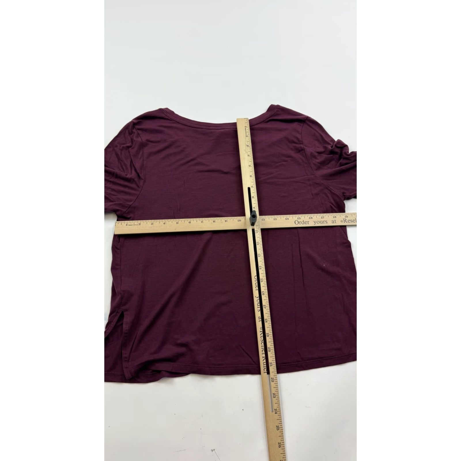 Athleta Athleta Shirt Womens Small Burgundy V-Neck Short Sleeve Side Slit Lightweight Size S / US 4 / IT 40 - 7 Thumbnail