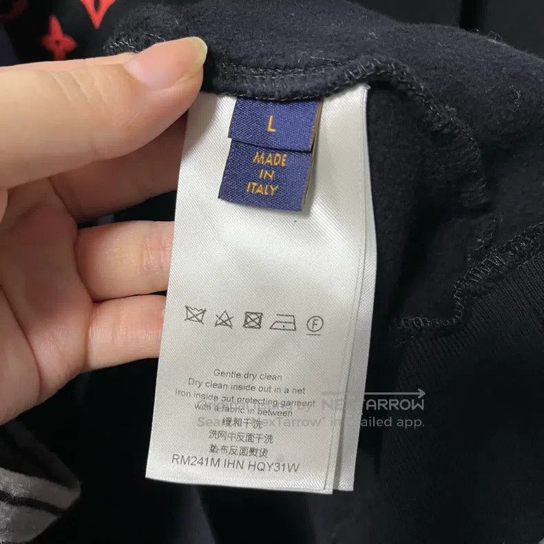 Louis Vuitton Louis Vuitton Black Logo embroidered crewneck sweatshirt Size US L / EU 52-54 / 3 - 7 Thumbnail