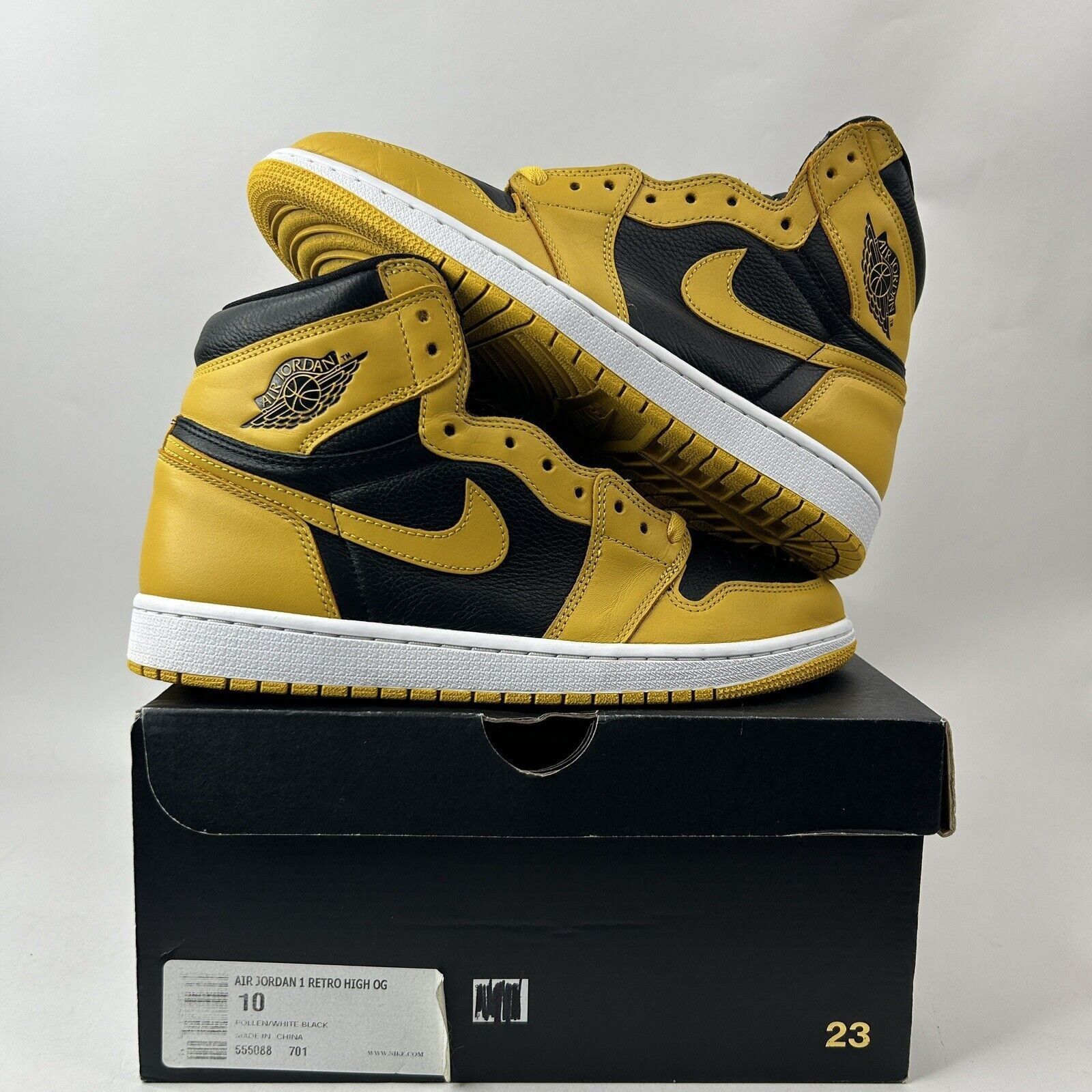 Jordan Brand Nike Shoes Air Jordan 1 Retro High OG “Pollen” 555088-701 Size US 10 / EU 43 - 1 Thumbnail