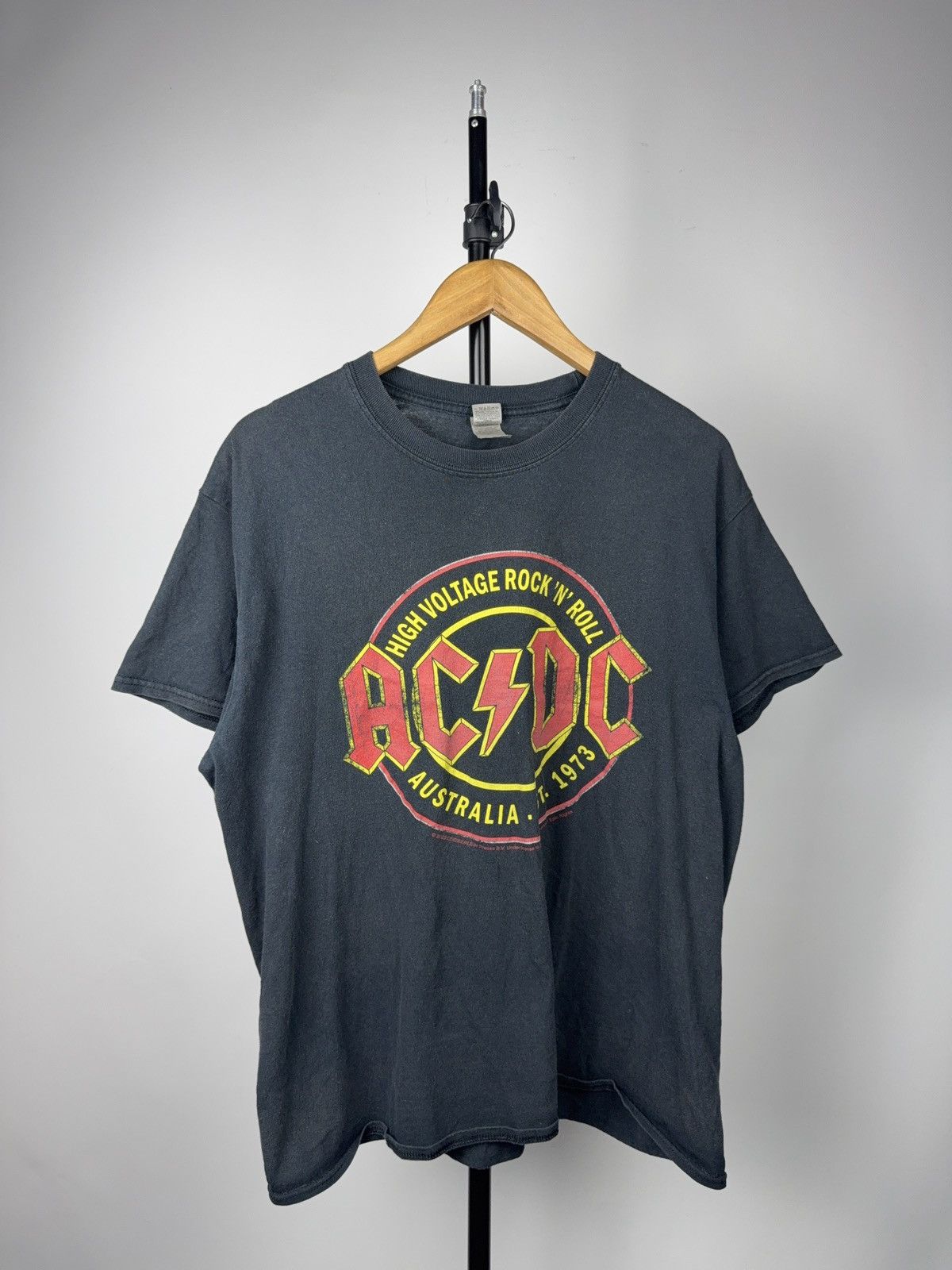 AC/DC 2022 Retro AC/DC High Voltage Distressed Band Tee L Size US L / EU 52-54 / 3 - 1 Thumbnail