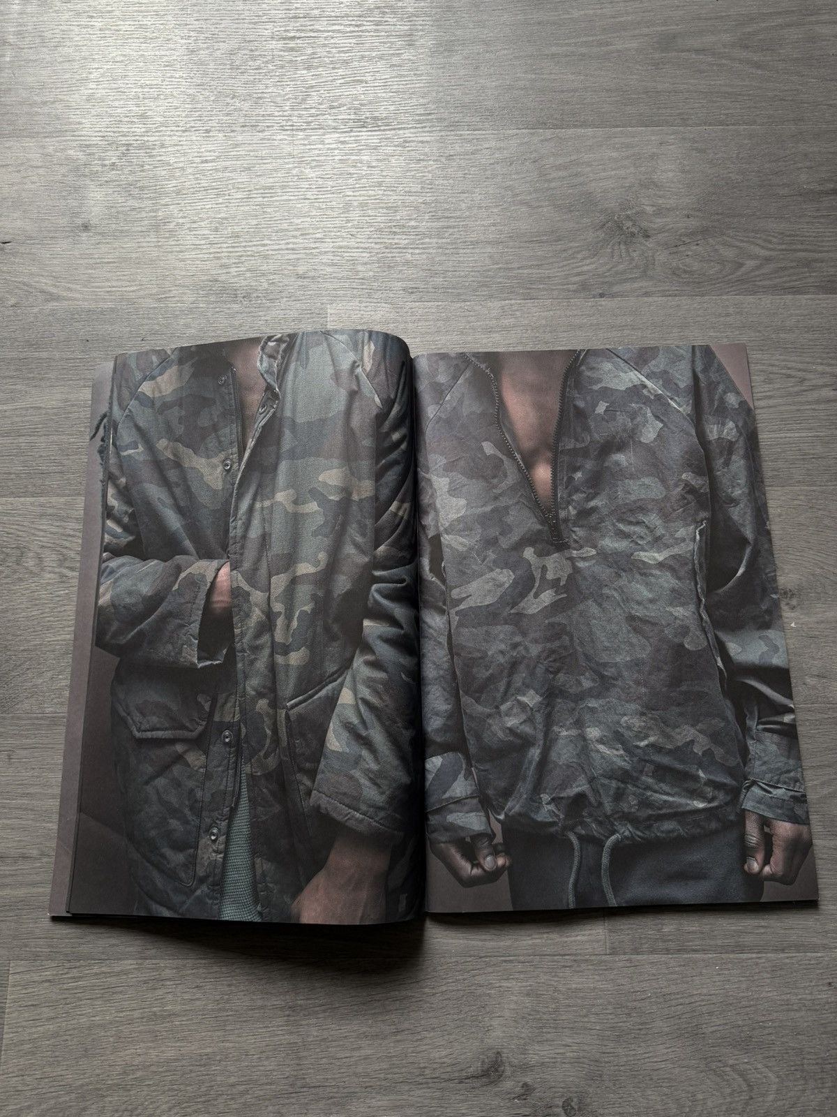 Yeezy Yeezy season 1 Lookbook Magazine Size ONE SIZE - 3 Thumbnail