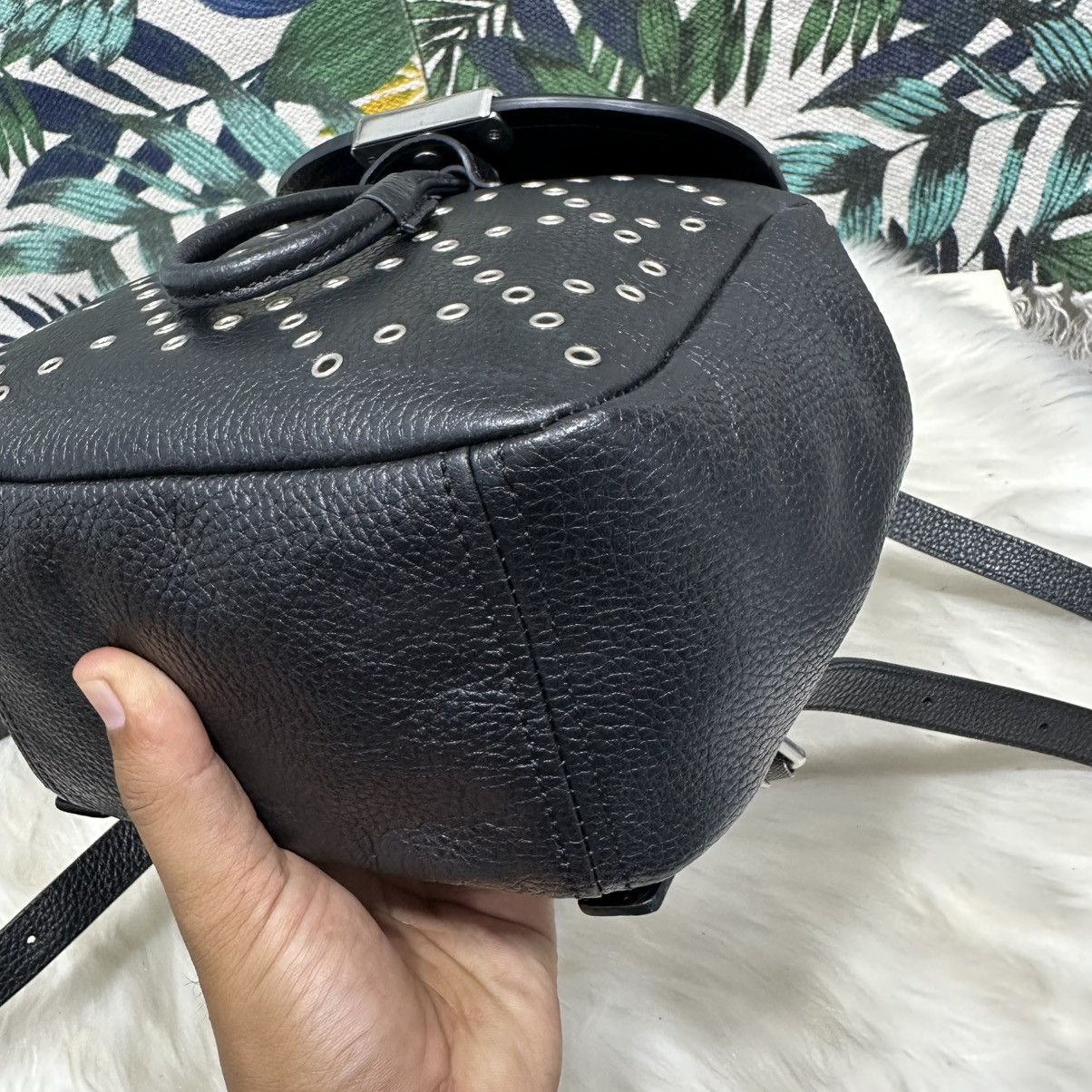 Marc by Marc Jacobs Authentic MARC BY MARC JACOBS Leather Backpack Size ONE SIZE - 7 Thumbnail