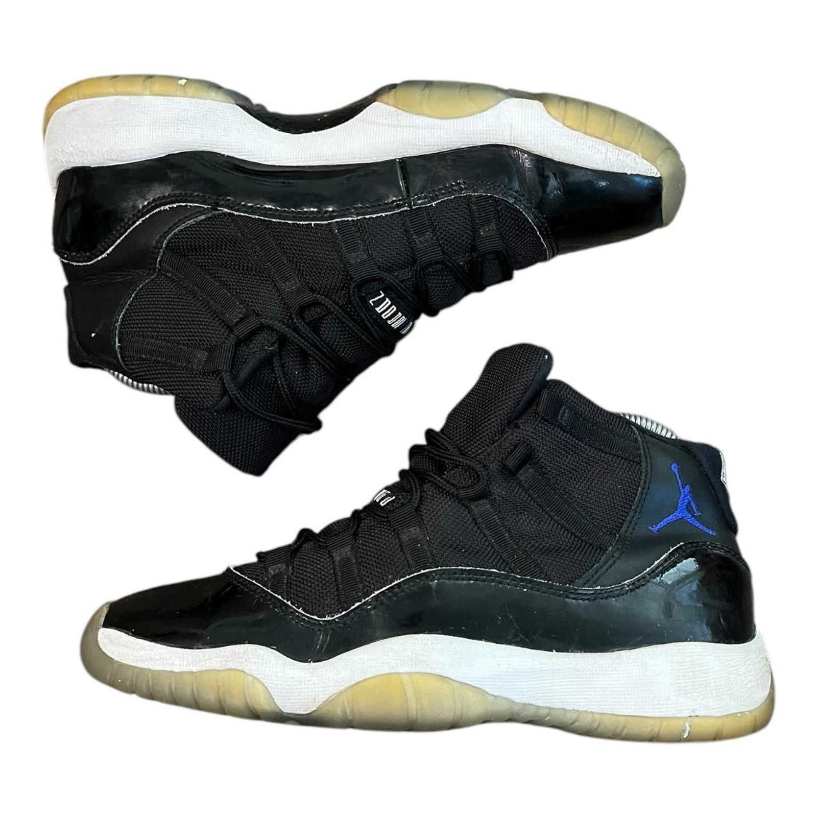 Jordan Brand Nike Air Jordan XI 11 Retro Space jam 2016 Boys Size US 6.5 / EU 39-40 - 5 Thumbnail