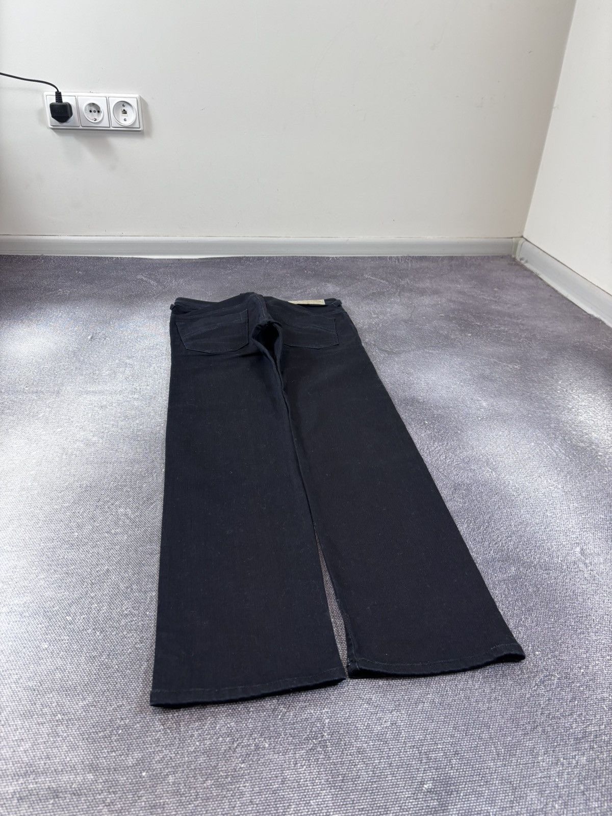 Diesel Diesel Iakop NWT Men’s Regular Slim Tapered Navy Denim Jeans Size US 26 / EU 42 - 14 Thumbnail