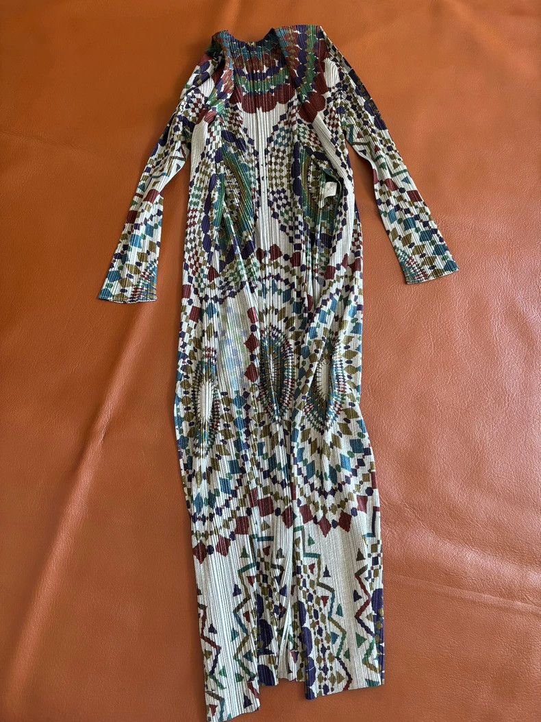 Issey Miyake Issey Miyake size:2 A long cardigan with ethnic patterns Size M / US 6-8 / IT 42-44 - 1 Thumbnail