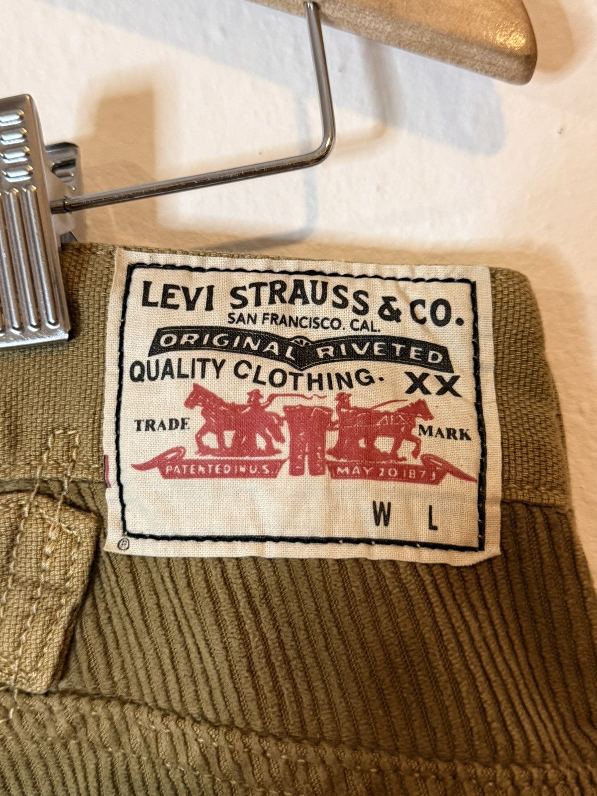 Levi's Vintage Clothing Vintage Levi's 509 Corduroy Pants Olive Cinch Back Zippers Size US 32 / EU 48 - 4 Thumbnail