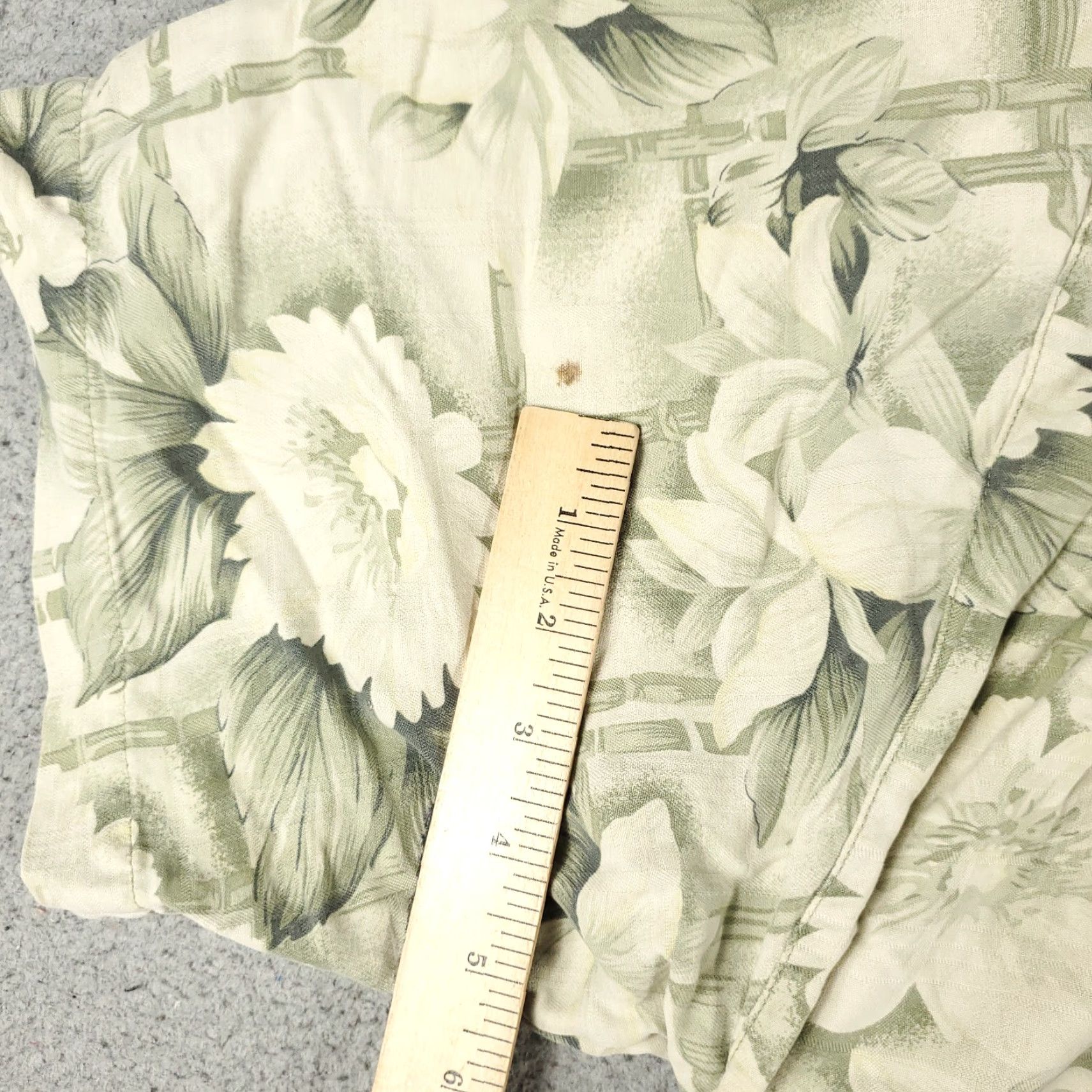 Tommy Bahama Tommy Bahama Hawaiian Shirt Mens Large Beige Floral Button-Up Short Sleeve Size US L / EU 52-54 / 3 - 6 Thumbnail