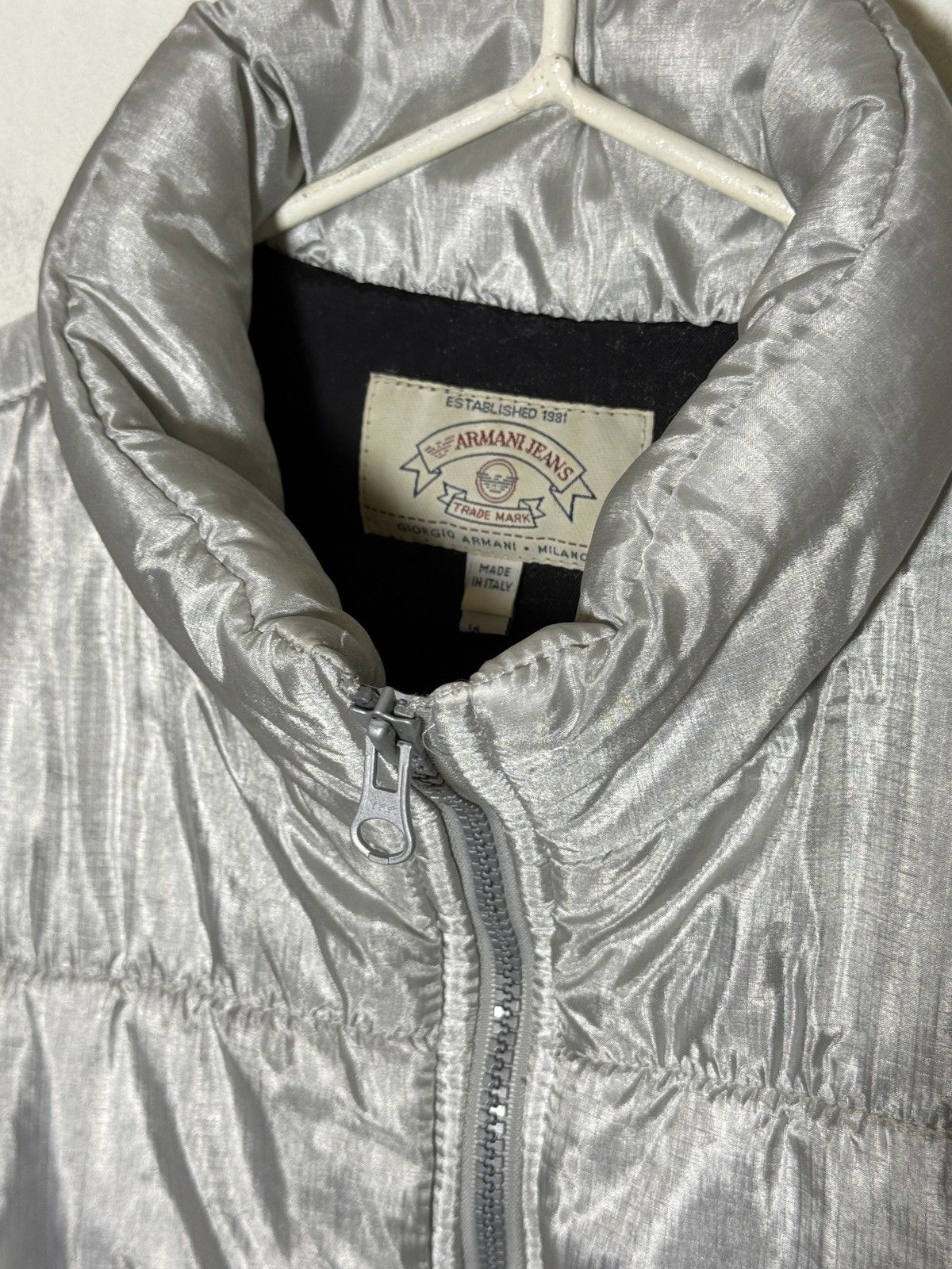 Giorgio Armani Armani Jeans silver metallic crop puffer jacket. Size US S / EU 44-46 / 1 - 3 Thumbnail