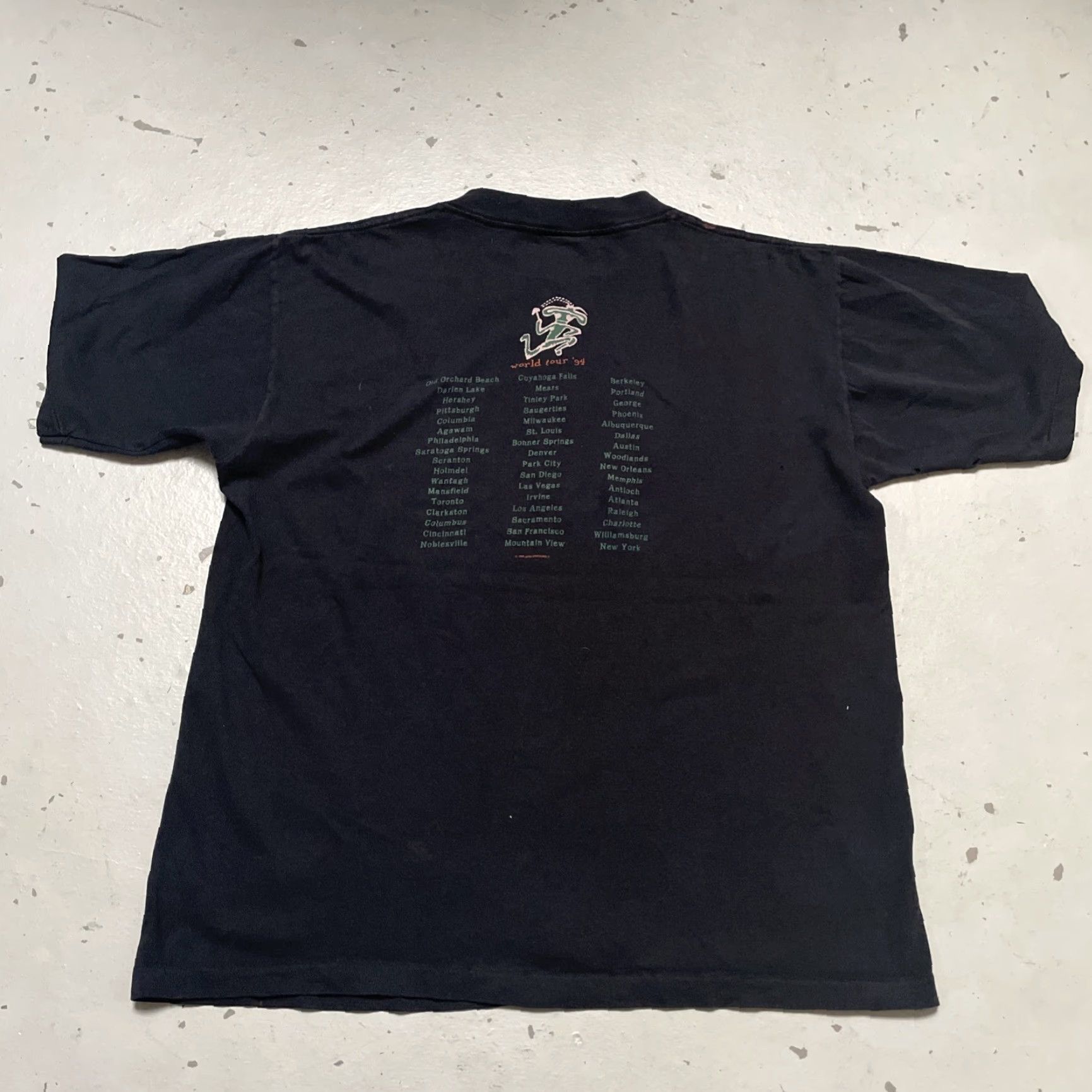 Vintage VINTAGE Spin Doctors World Tour T-Shirt Distressed Rock Band Made USA L Ladies Womens? Size US L / EU 52-54 / 3 - 6 Thumbnail