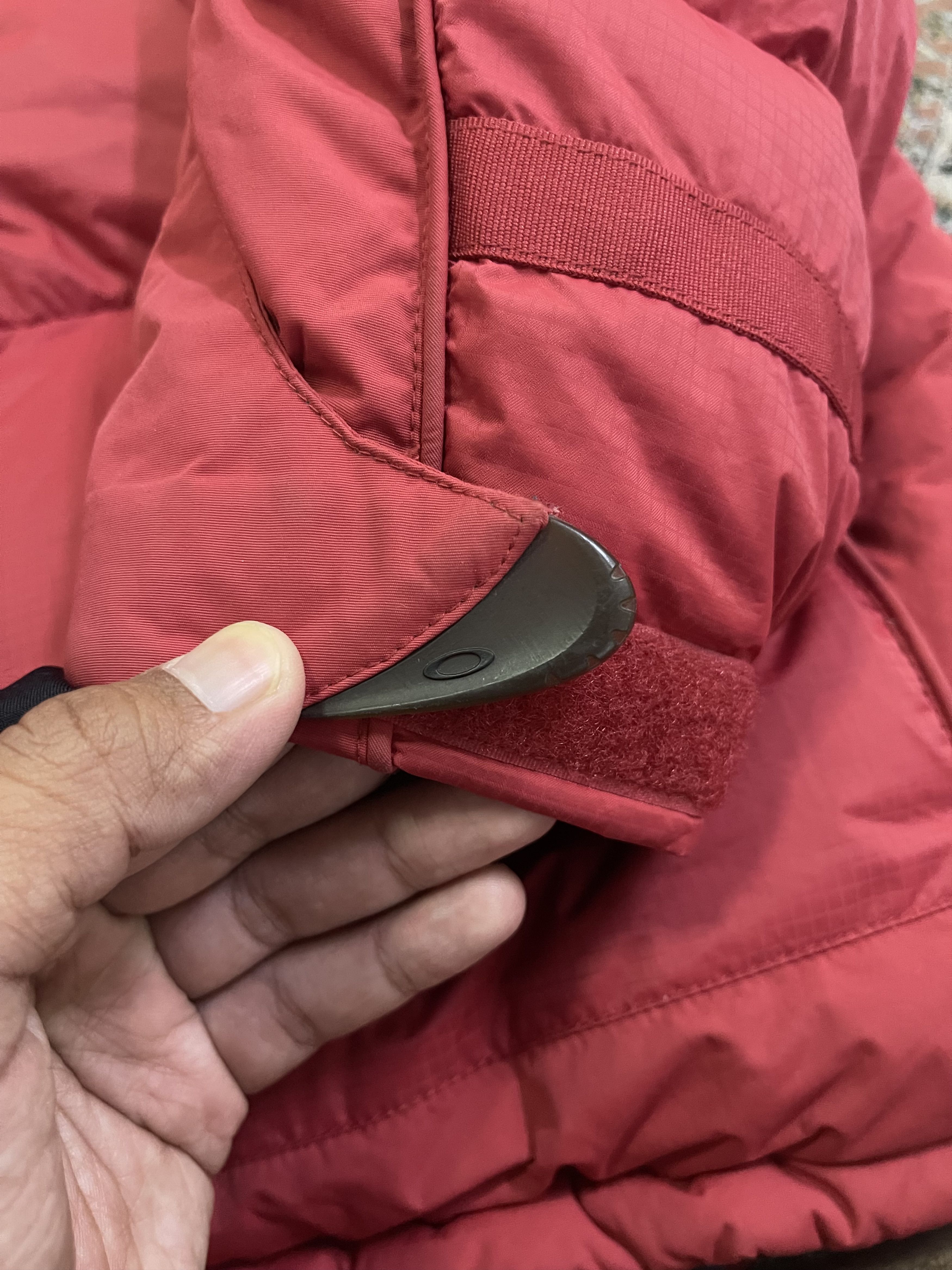 Oakley × Vintage Red Oxblood Oakley Down Puffer Jacket Travis Scott Size US XL / EU 56 / 4 - 13 Thumbnail