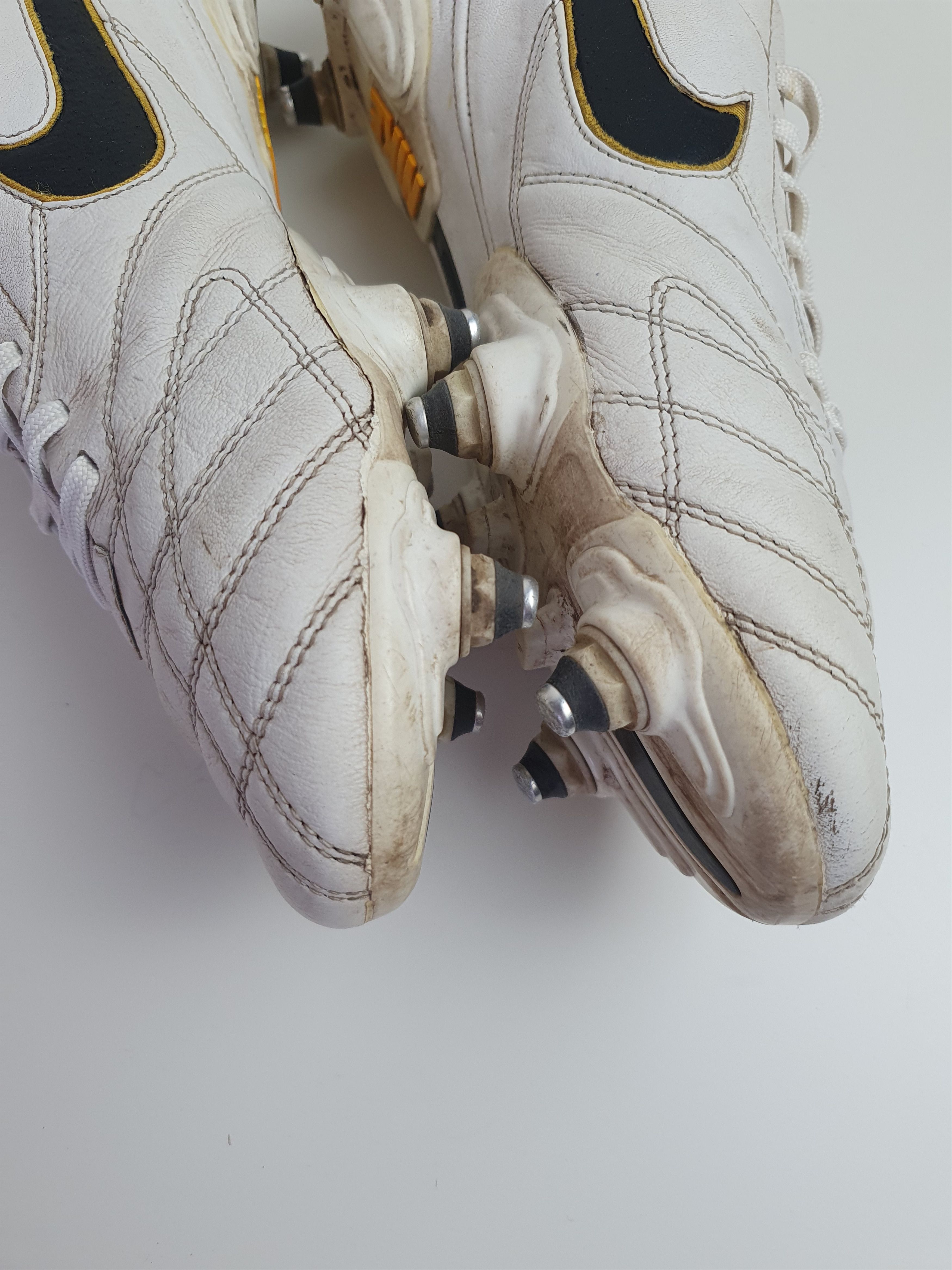 Nike Football Boots Rare Nike Tiempo Legend Size UK8 White Size US 9 / EU 42 - 13 Thumbnail
