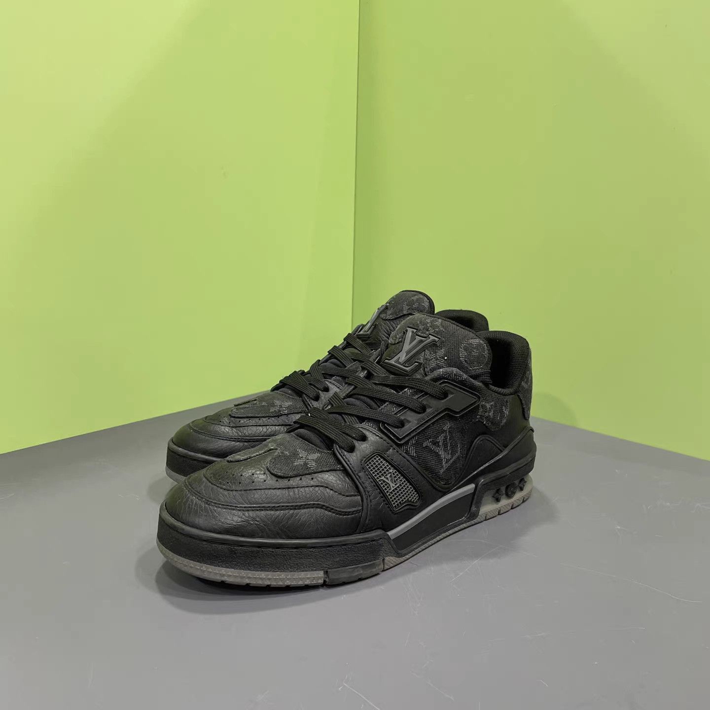 Louis Vuitton Black Low-Top Sneakers Size 6.5 Size US 6.5 / EU 39-40 - 1 Thumbnail