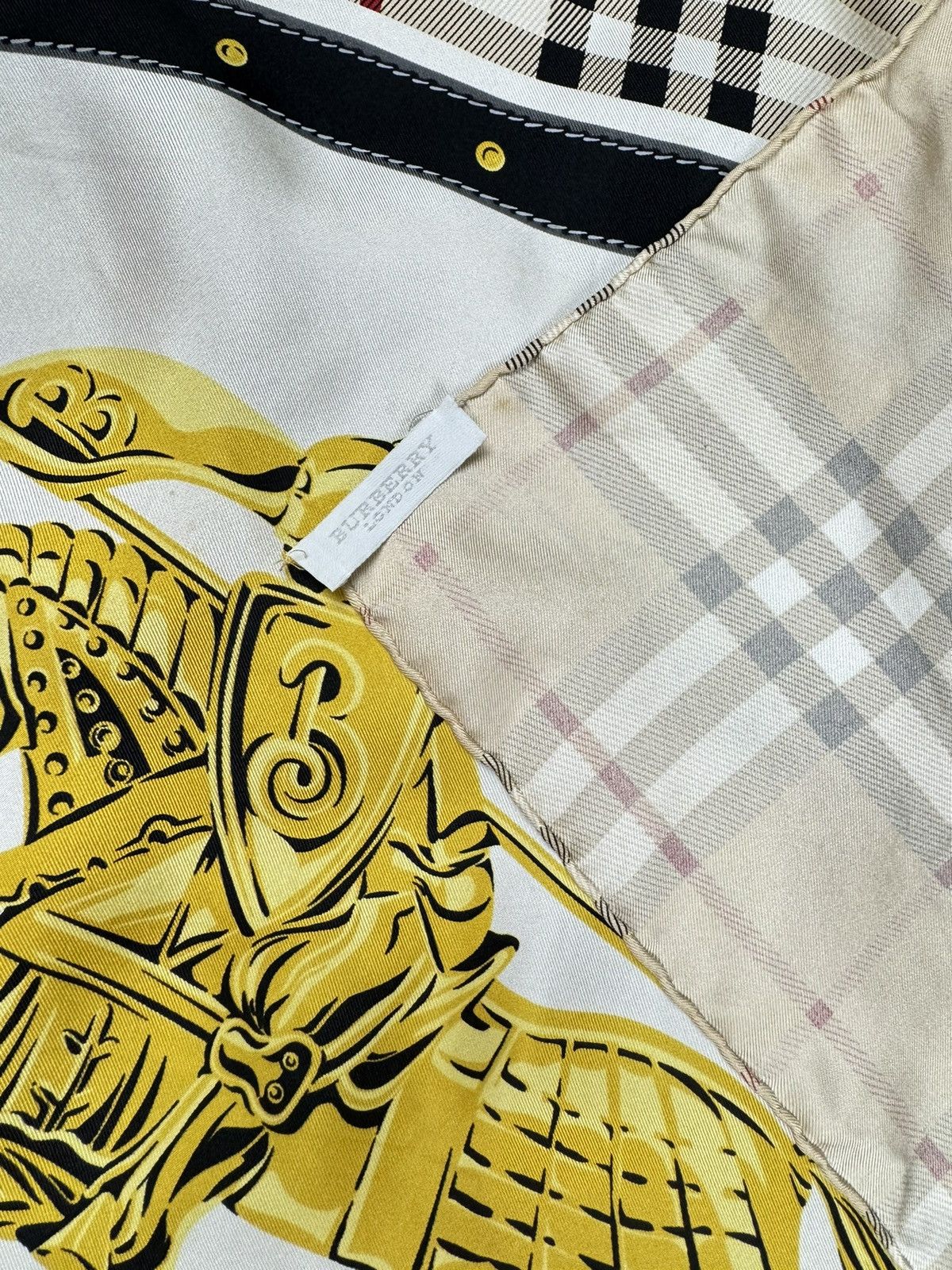 Burberry × Vintage Vintage Burberry 90s silk scarf original luxury item Size ONE SIZE - 4 Thumbnail