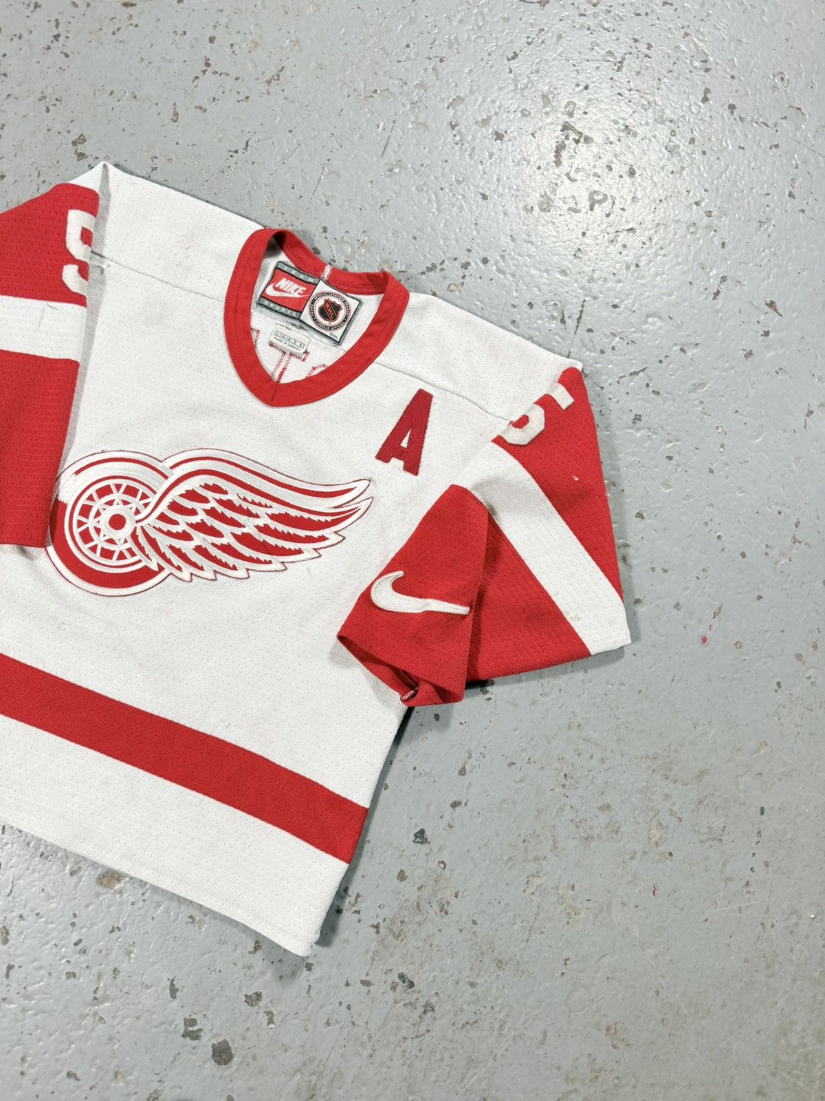 NHL Vintage Nike NHL Detroit Red Wings Jersey Size US S / EU 44-46 / 1 - 5 Thumbnail