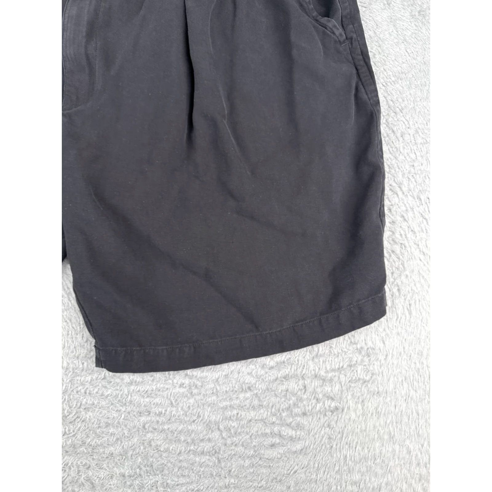 Tommy Bahama Tommy Bahama Shorts Mens Bermuda 42 Black Silk Pleated Beach Vacation 42x9 Size US 42 / EU 58 - 2 Thumbnail